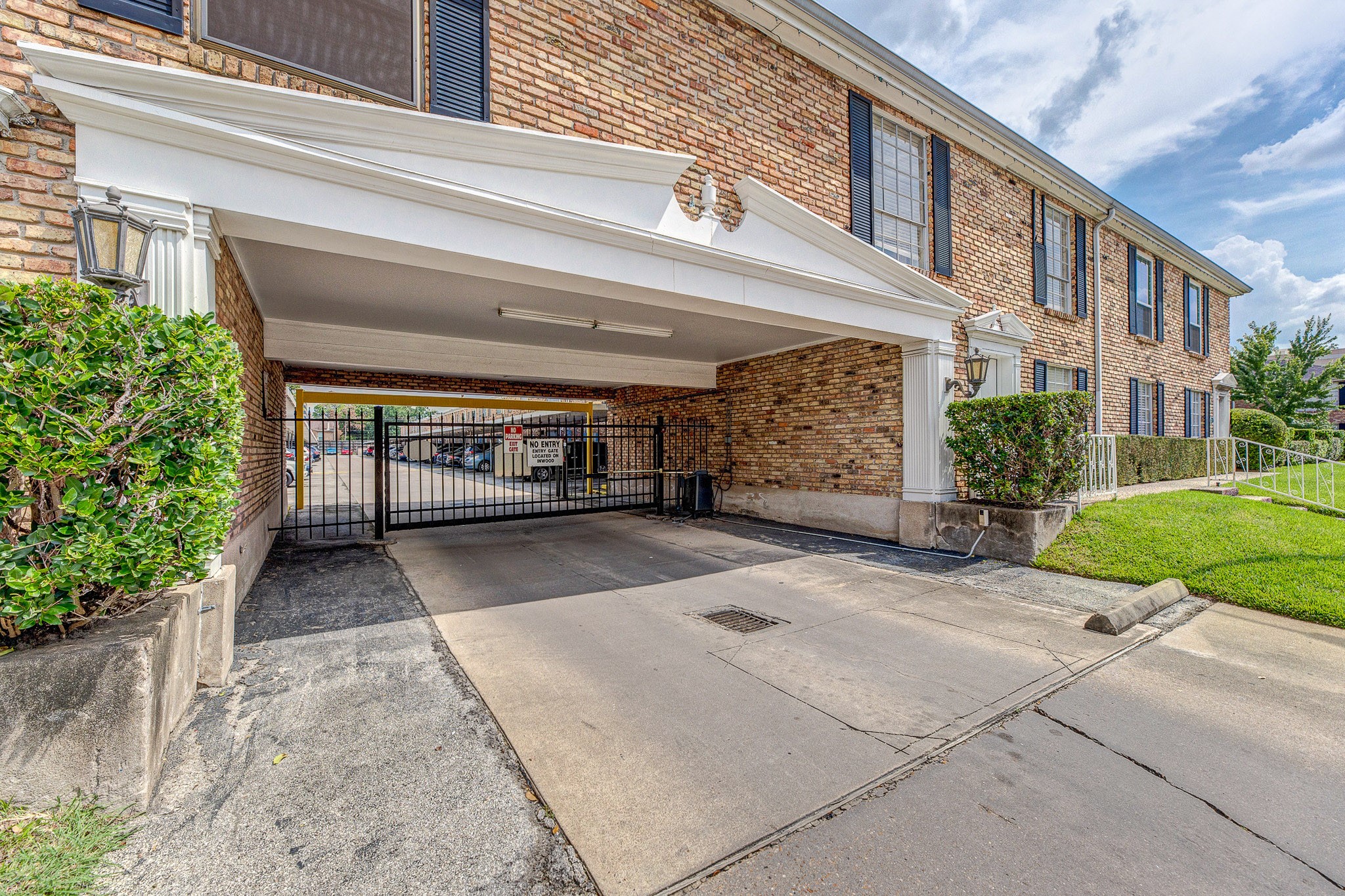 2101 Fountain View Drive 46C
