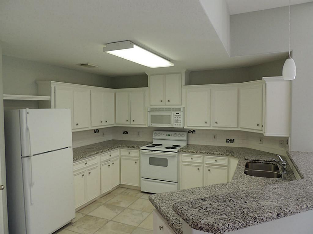 236 Canterbury Drive Property Photo 4