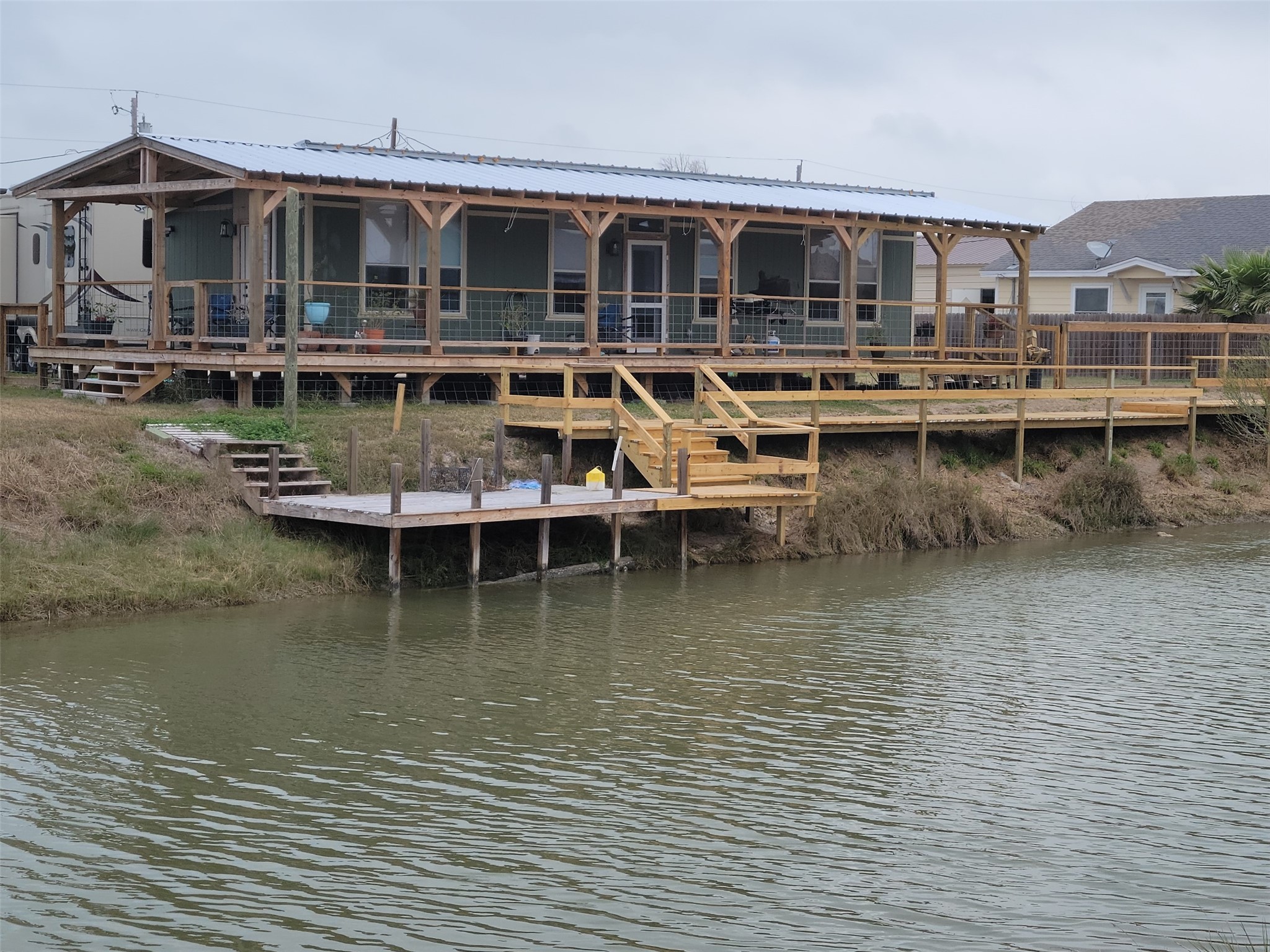 207 W Pompano Property Photo