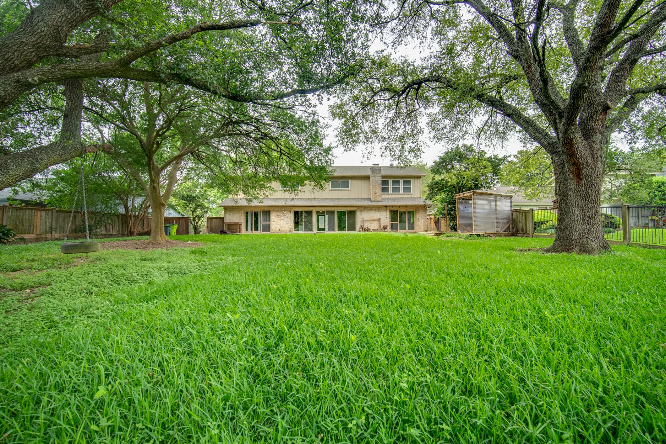 3927 Pleasant Valley Drive Property Photo 3
