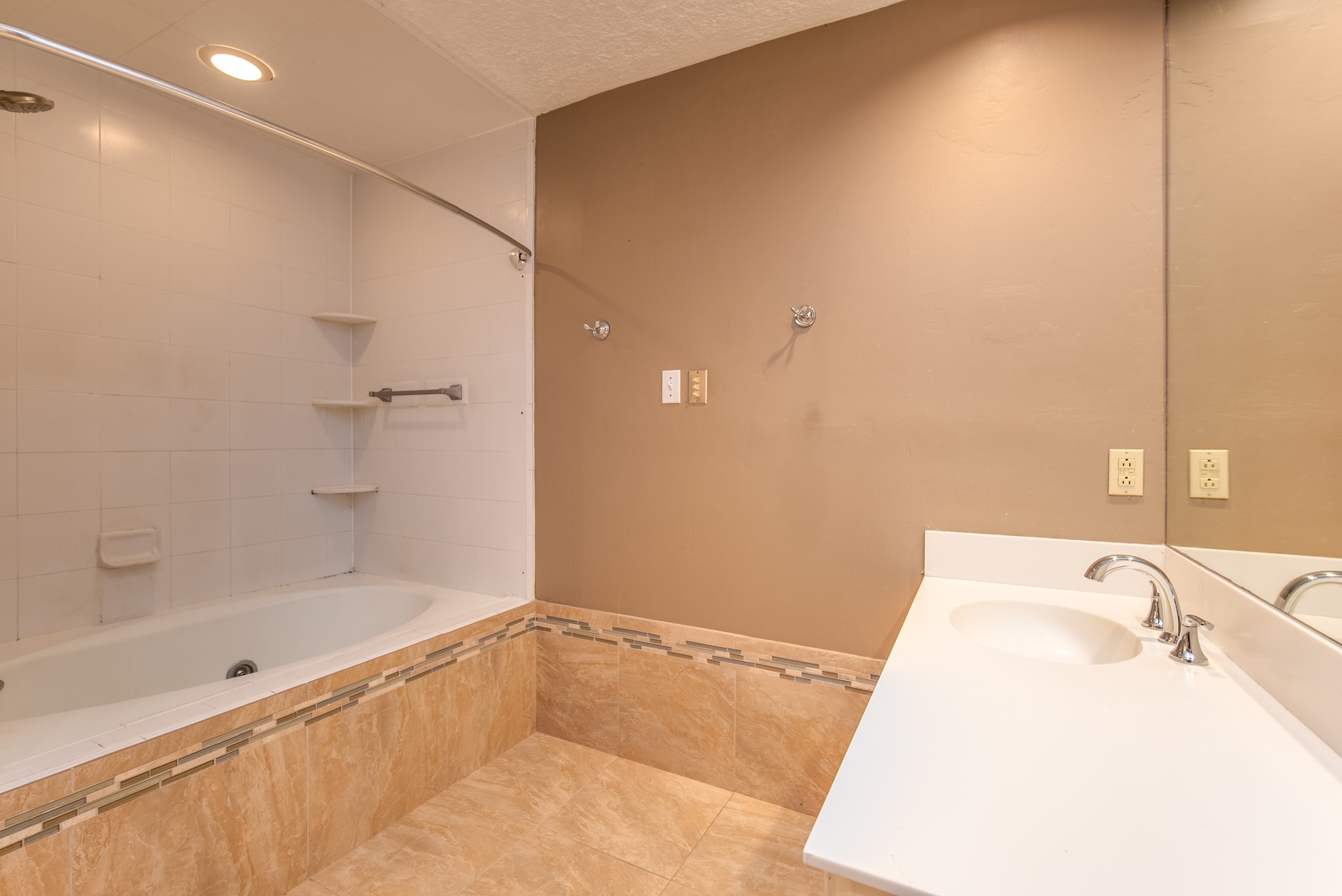 3927 Pleasant Valley Drive Property Photo 32