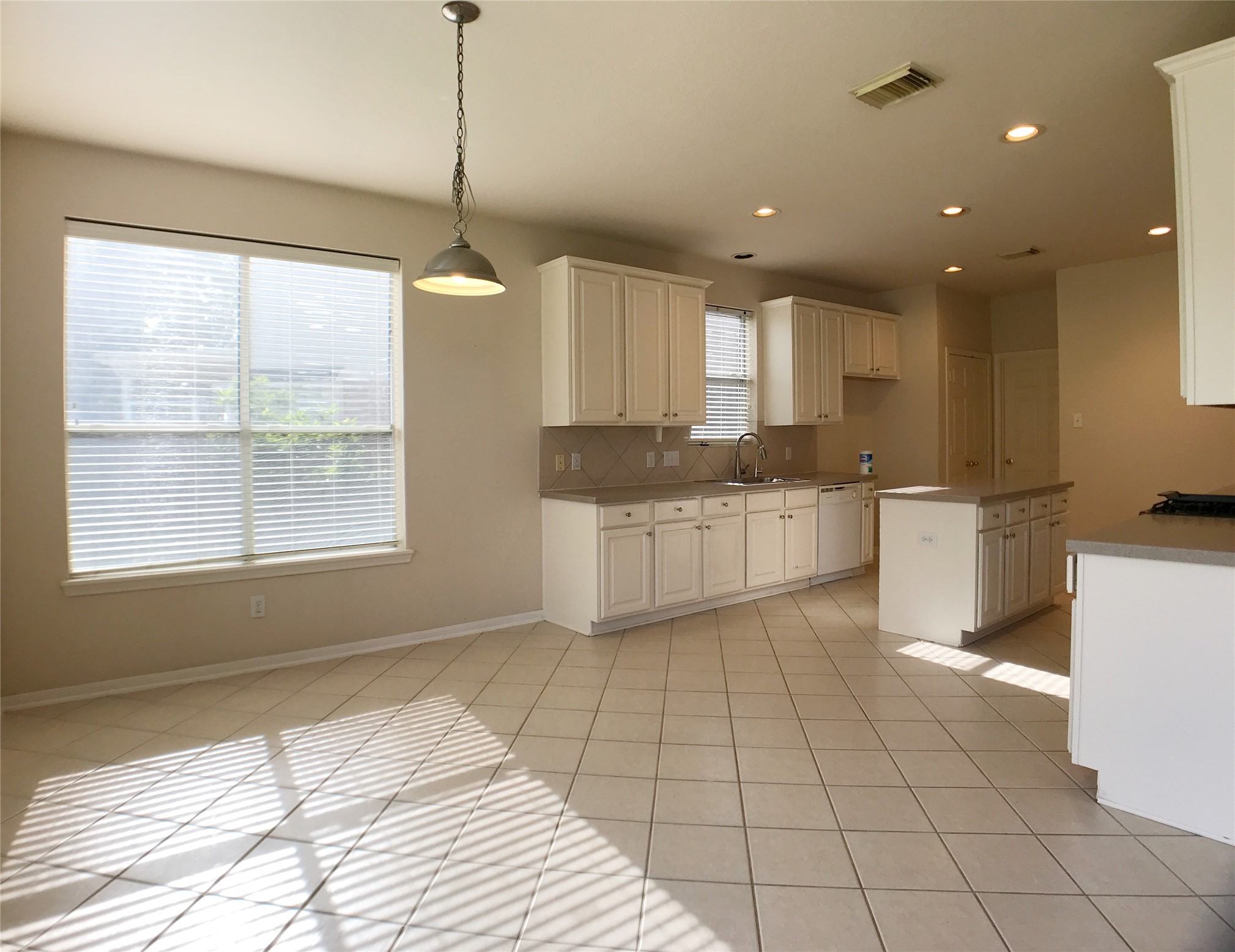 6323 Sunset Cove Lane Property Photo 9