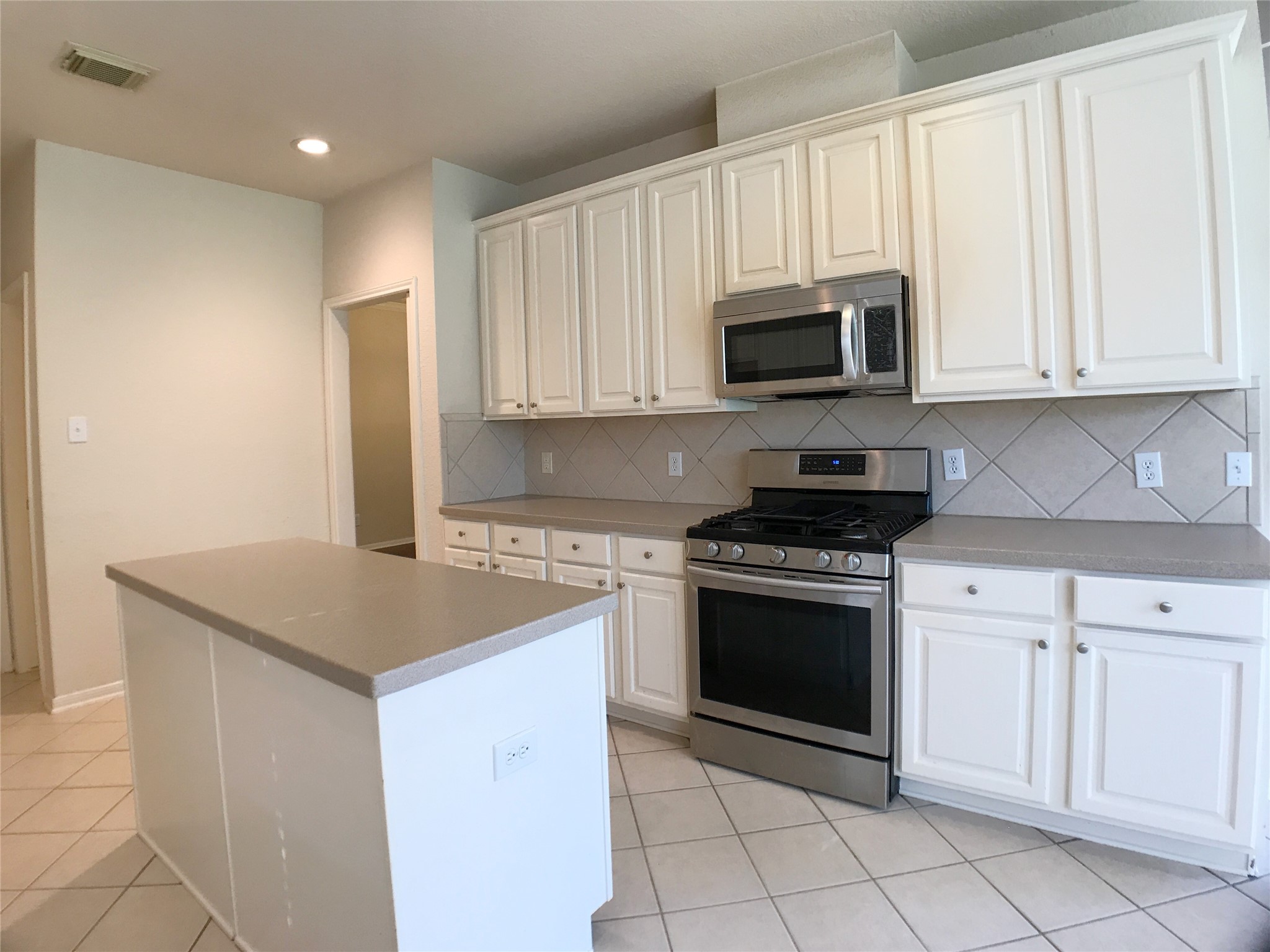 6323 Sunset Cove Lane Property Photo 11