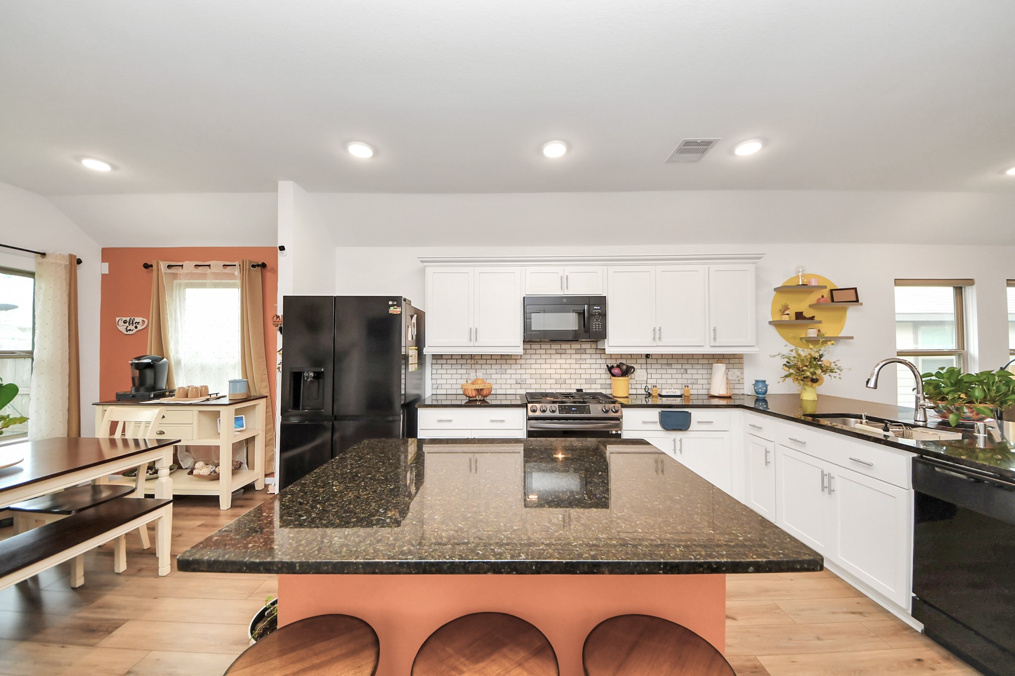 1410 Cecilia Vines Drive Property Photo 8
