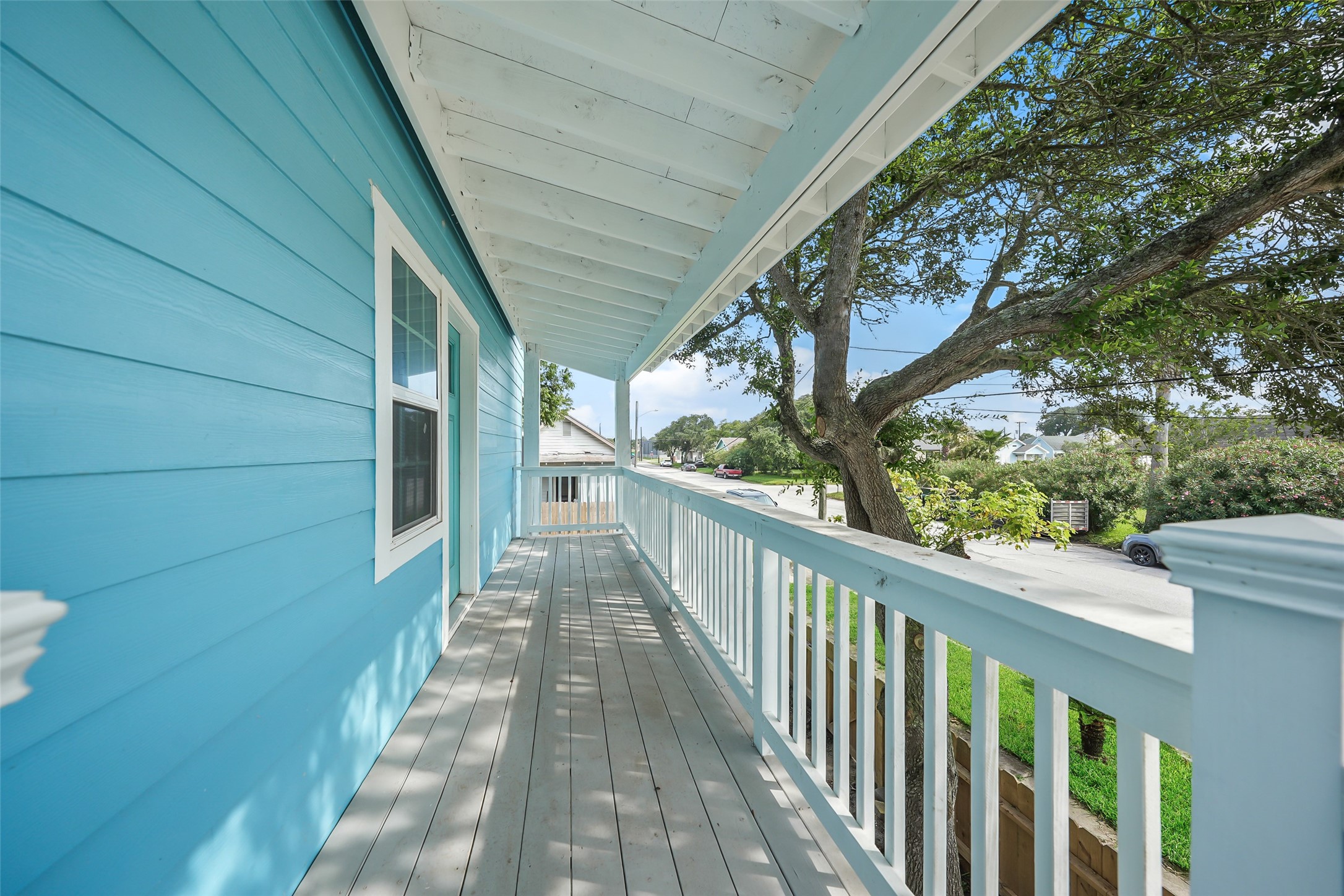 2222 44th Street Property Photo 3
