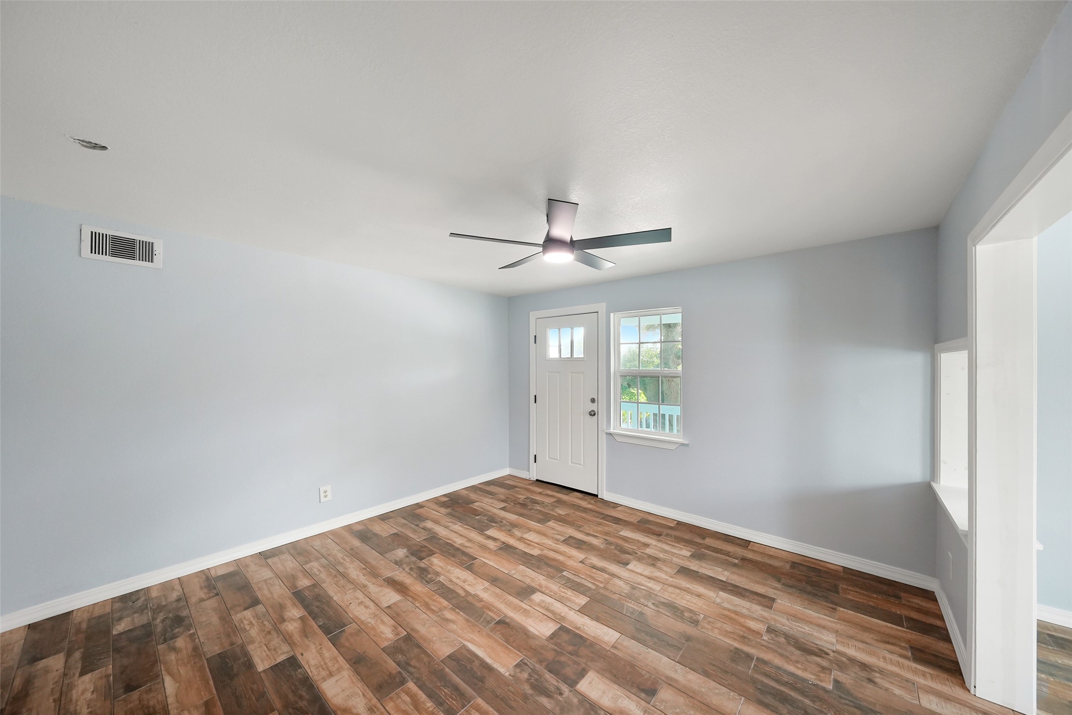 2222 44th Street Property Photo 7