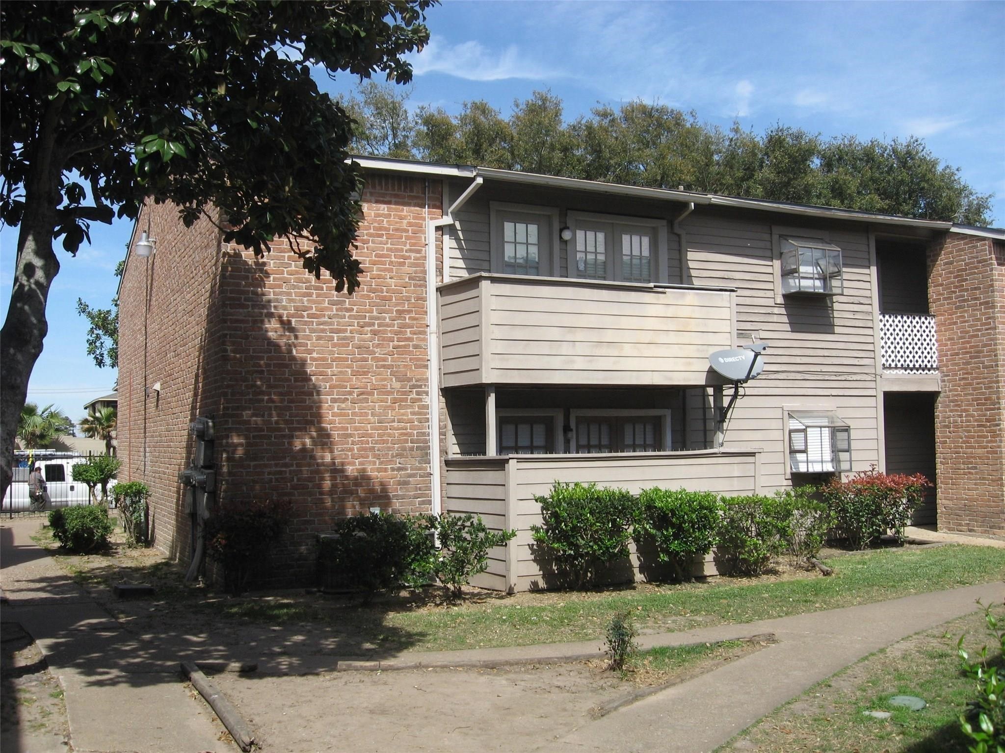 10603 S Wilcrest Drive 45 Property Photo 1
