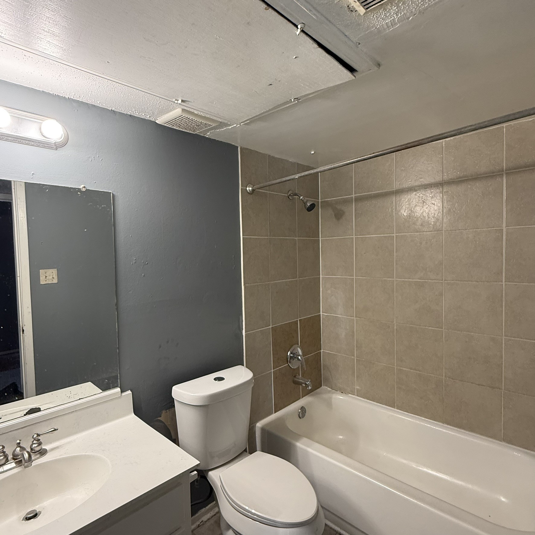 10603 S Wilcrest Drive 45 Property Photo 12
