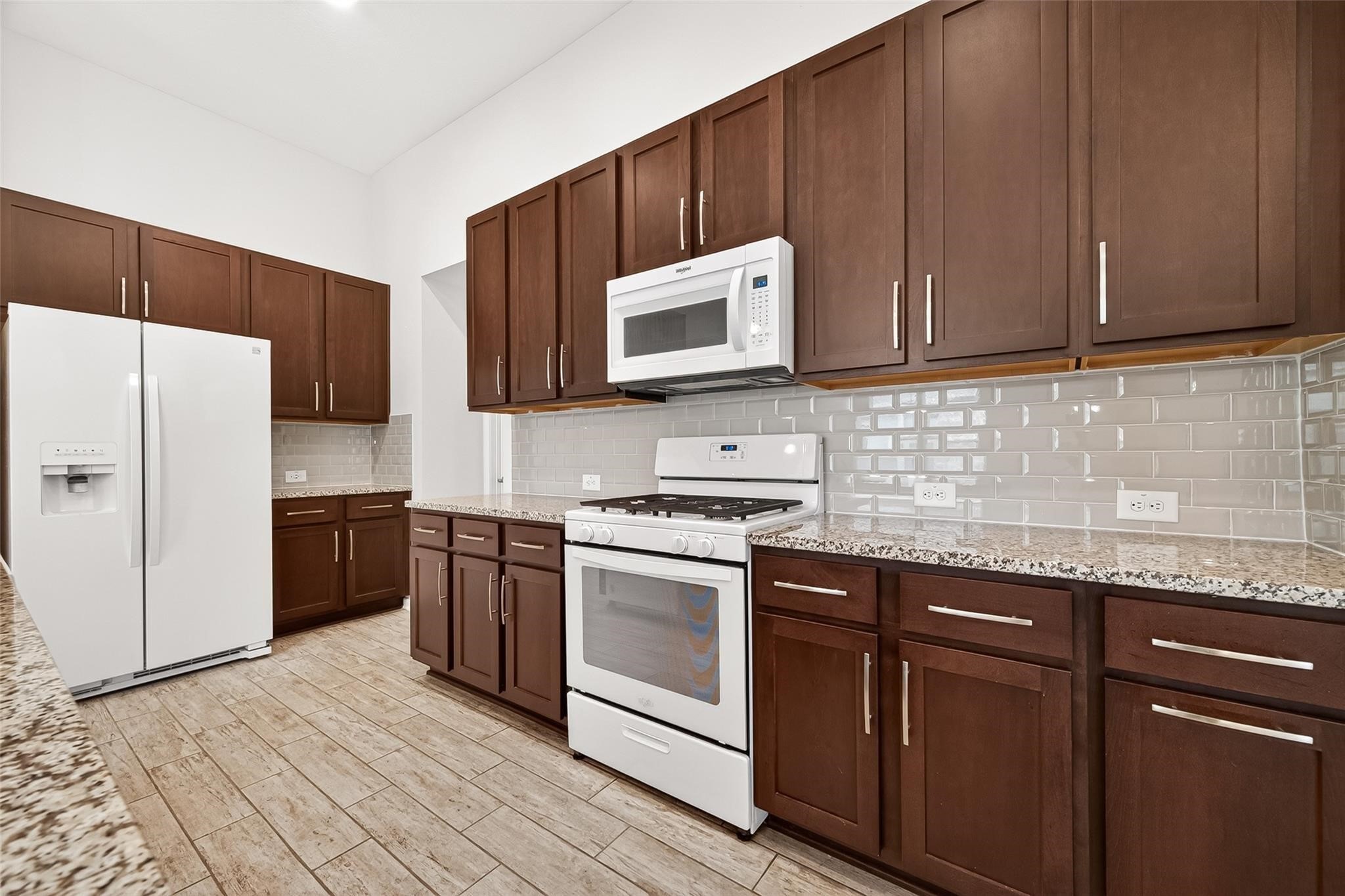 20193 Langwell Drive Property Photo 6