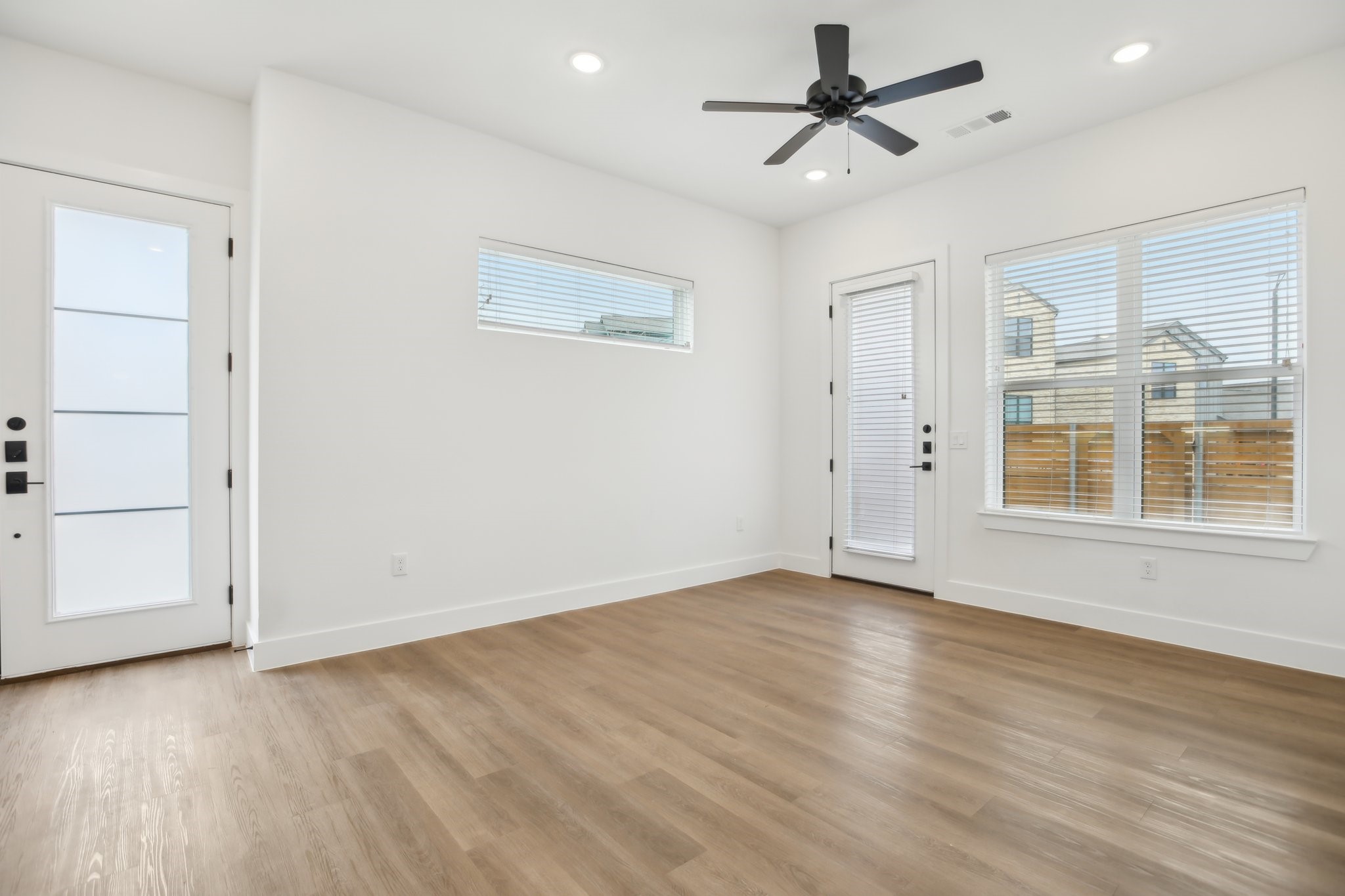 1601-300 Mustang Drive Property Photo 6