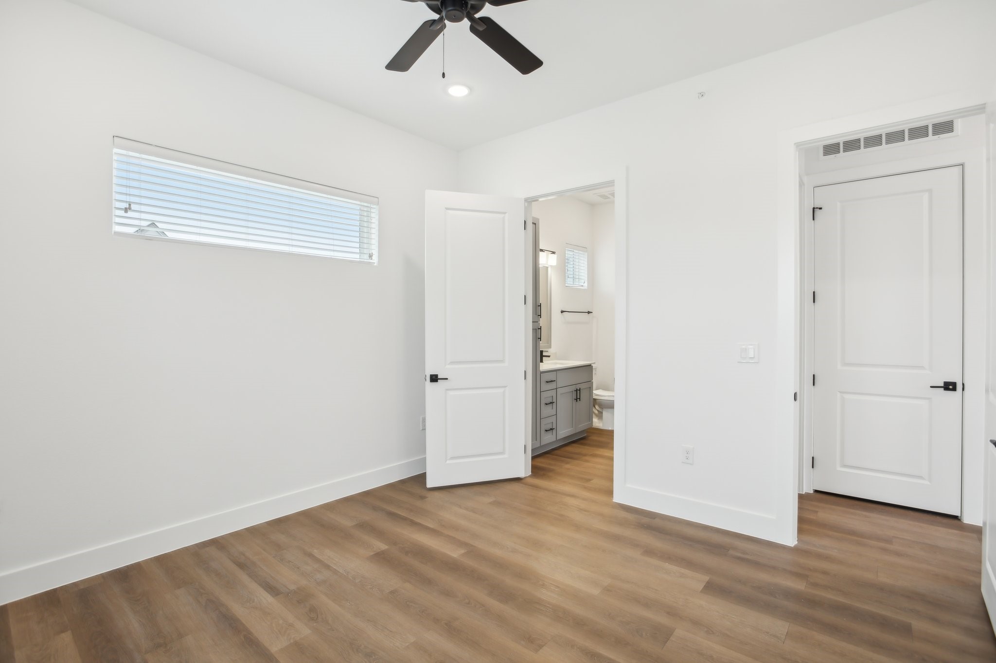 1601-300 Mustang Drive Property Photo 17