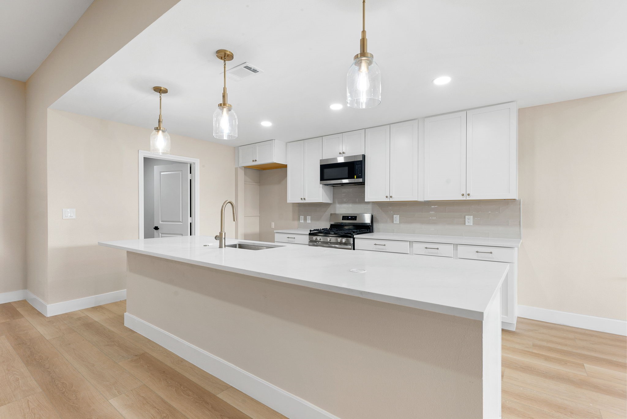 1328 Green Briar Drive Property Photo 15