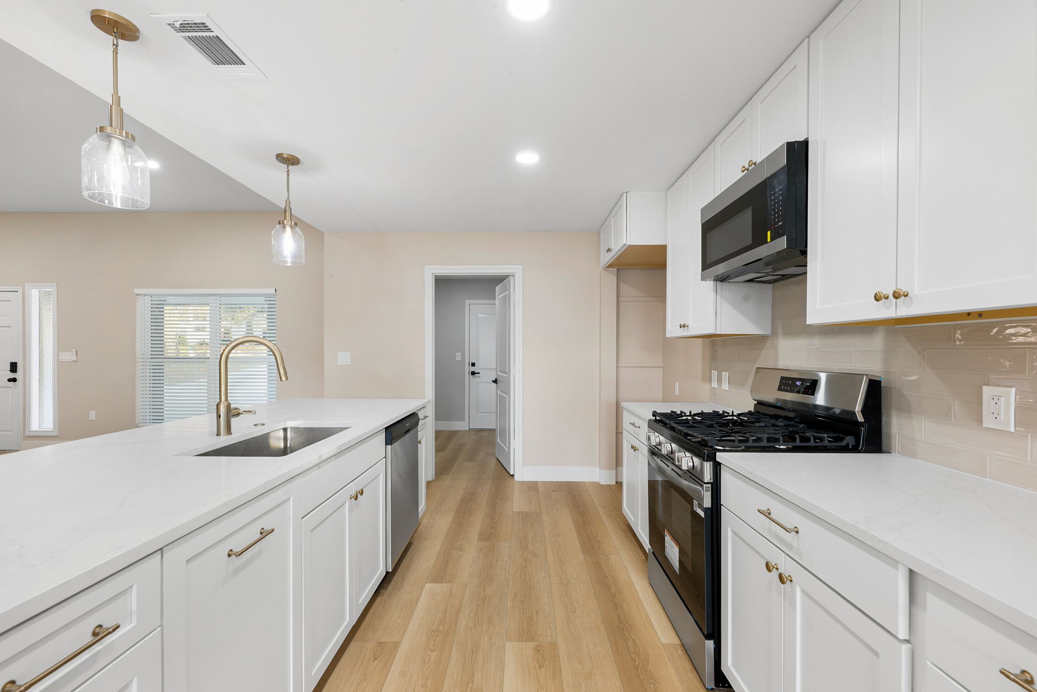 1328 Green Briar Drive Property Photo 16