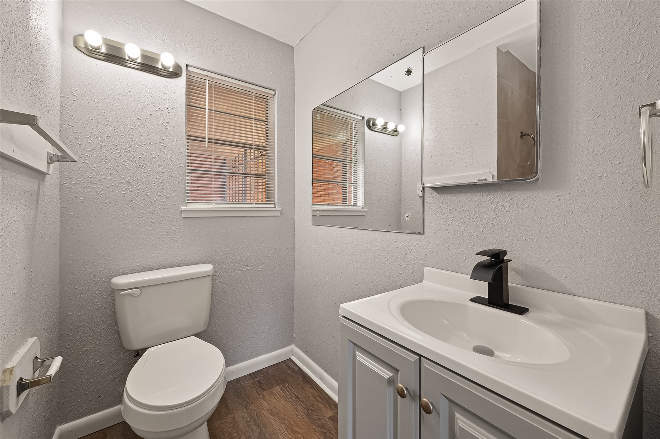 3815 Love Street Property Photo 23