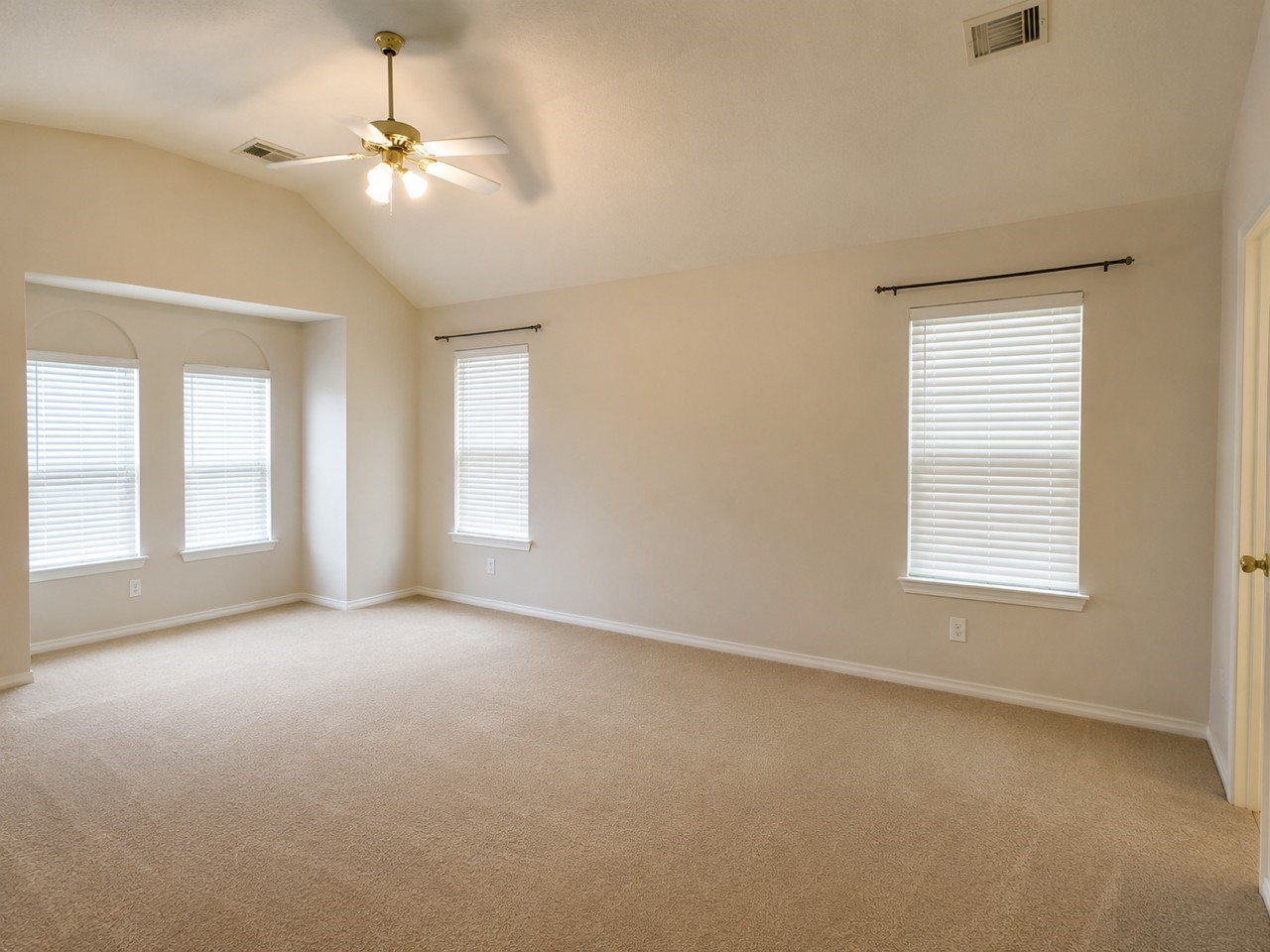 11607 Bay Ledge Drive Property Photo 10