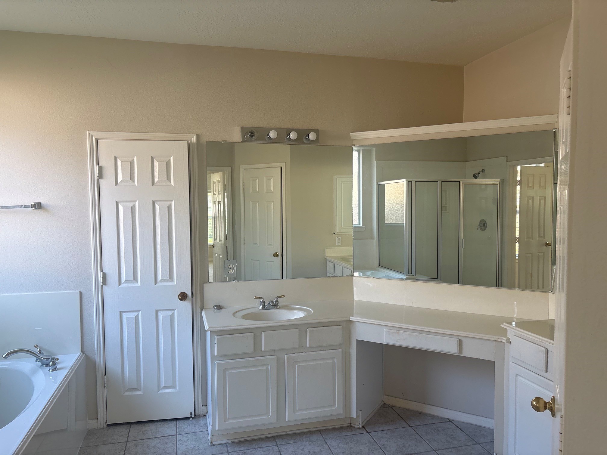 11607 Bay Ledge Drive Property Photo 17
