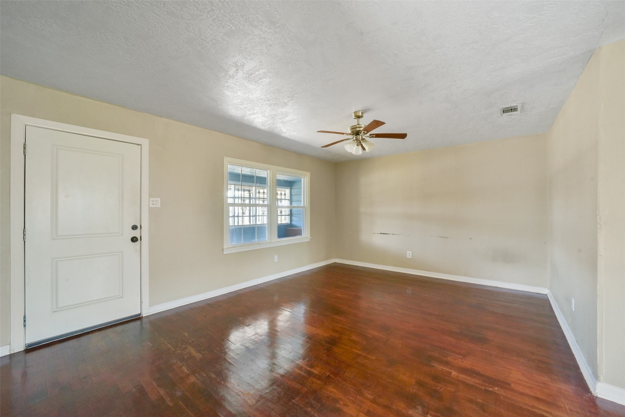 8015 Cannon Street Property Photo 12