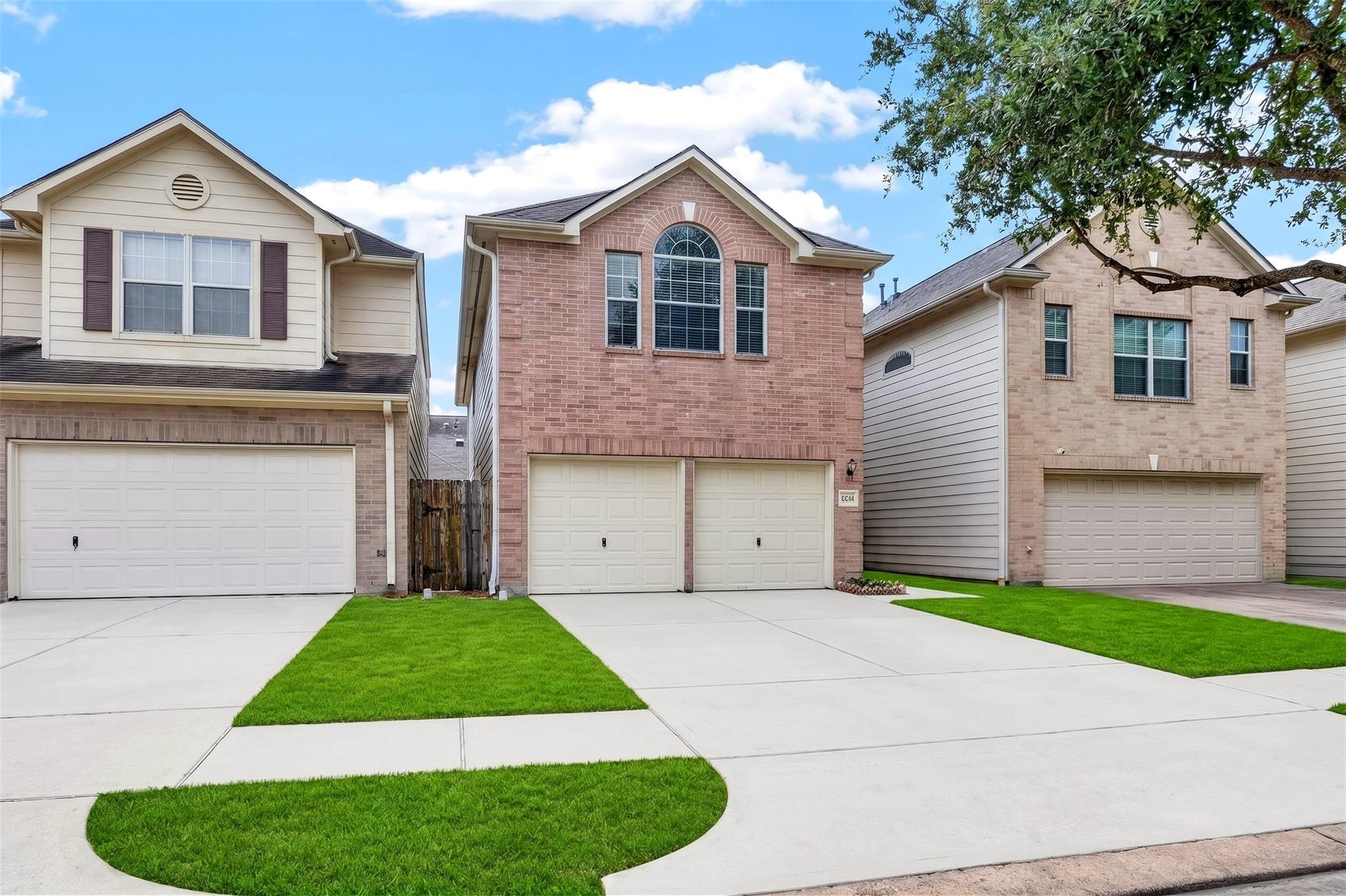 12214 N Palm Lake Drive, Houston Tx 77034 Property Photo 2