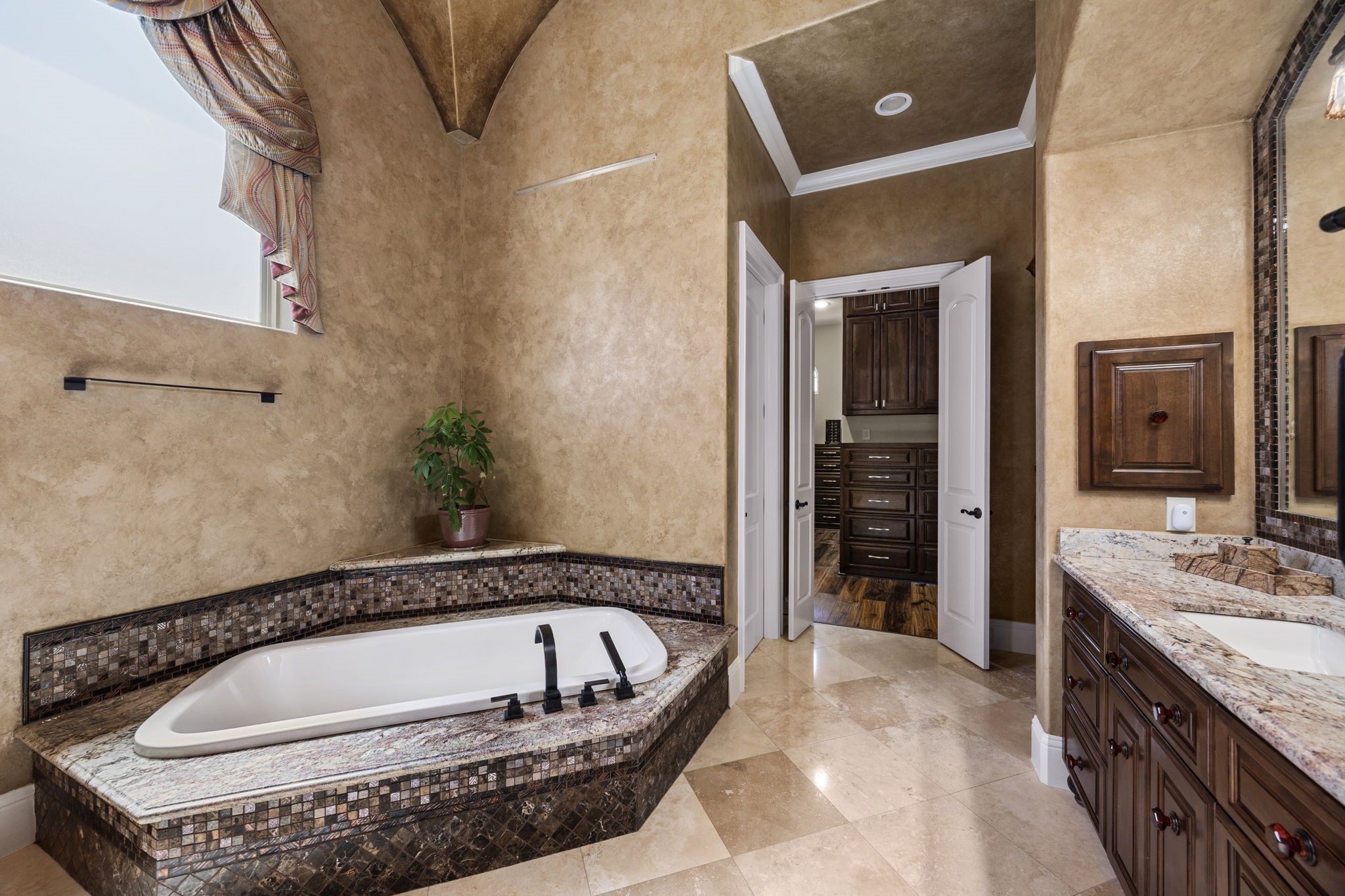 11418 Lago Verde Drive Property Photo 24