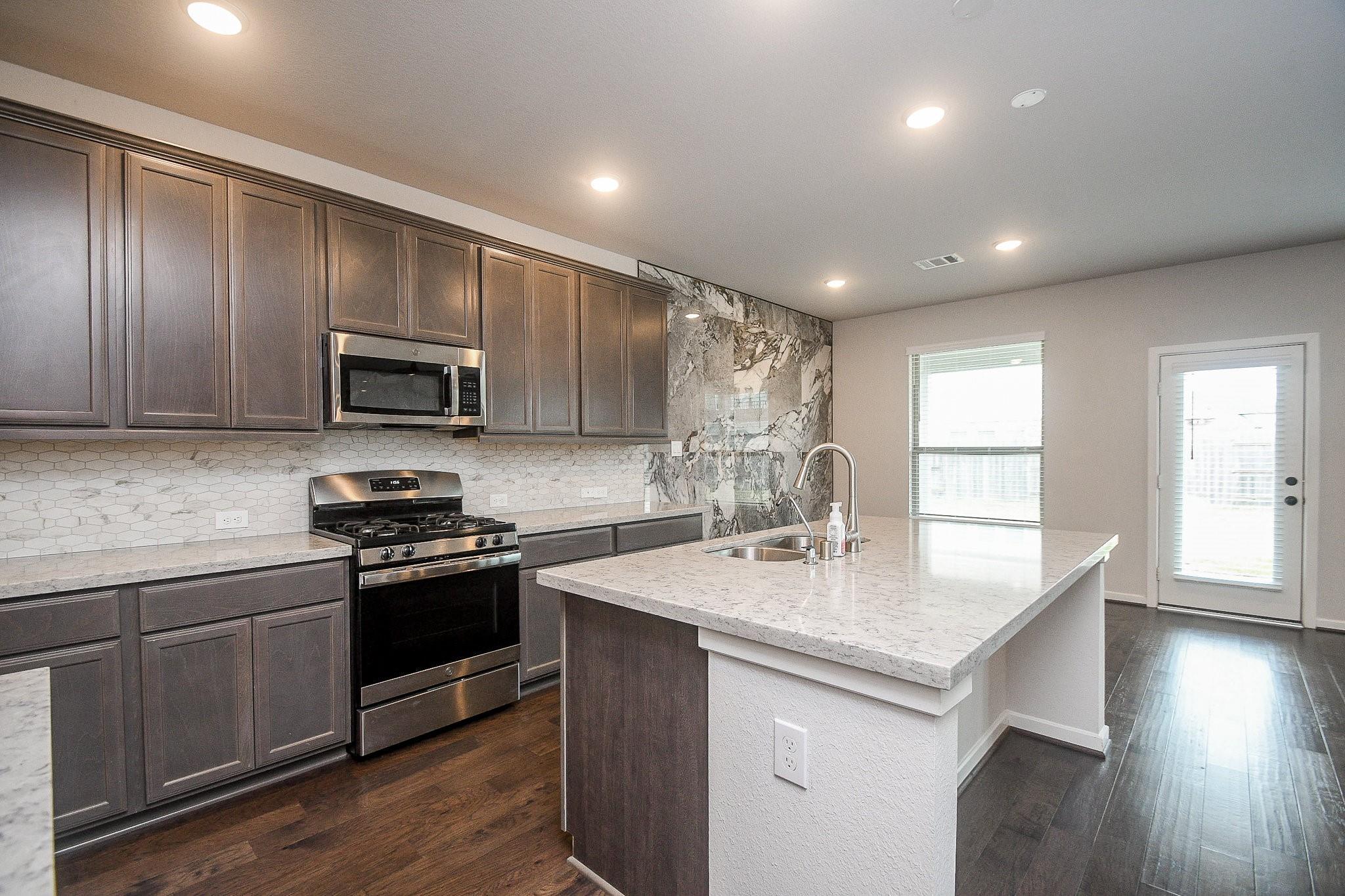 7702 Kenora Way Property Photo 10
