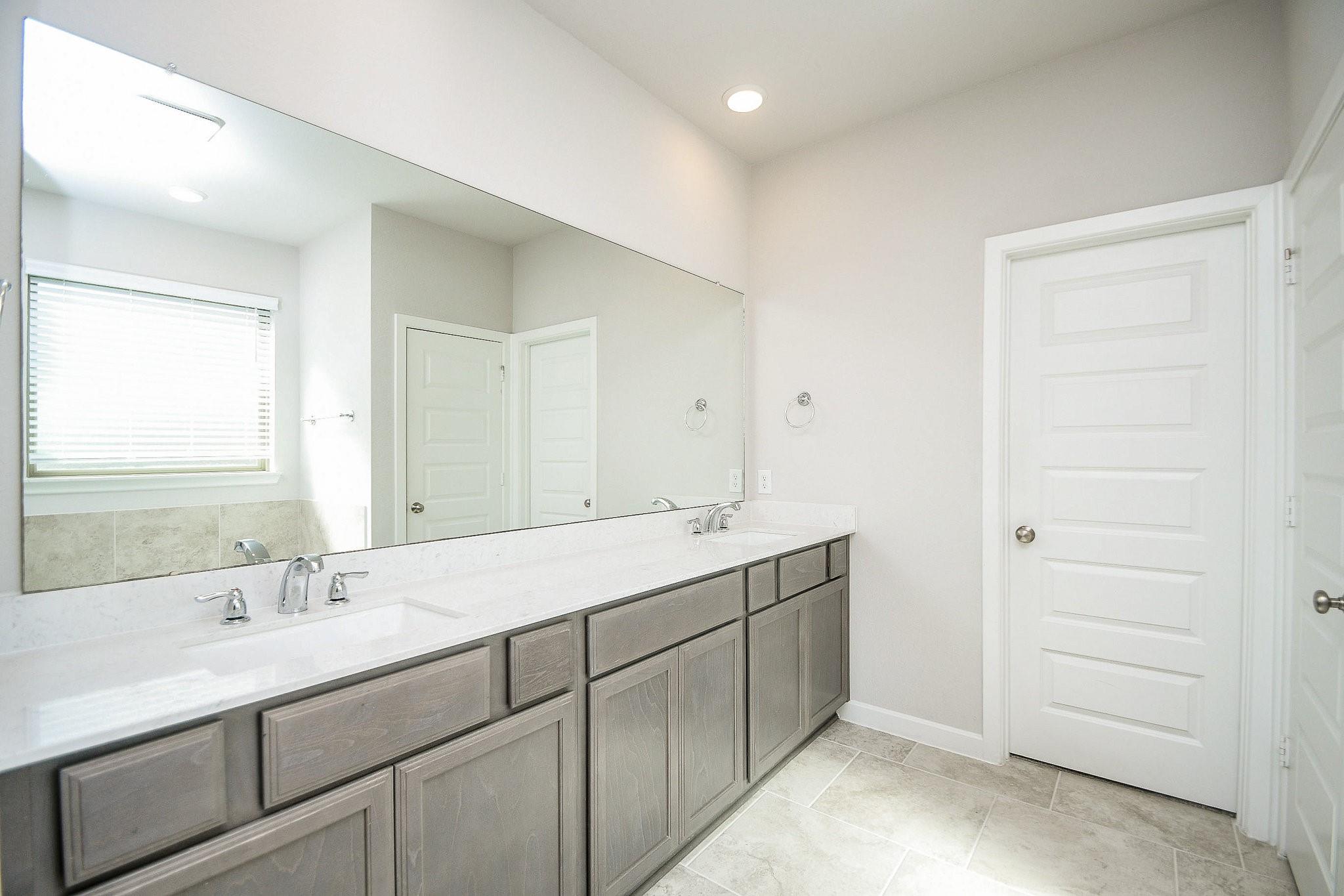 7702 Kenora Way Property Photo 18