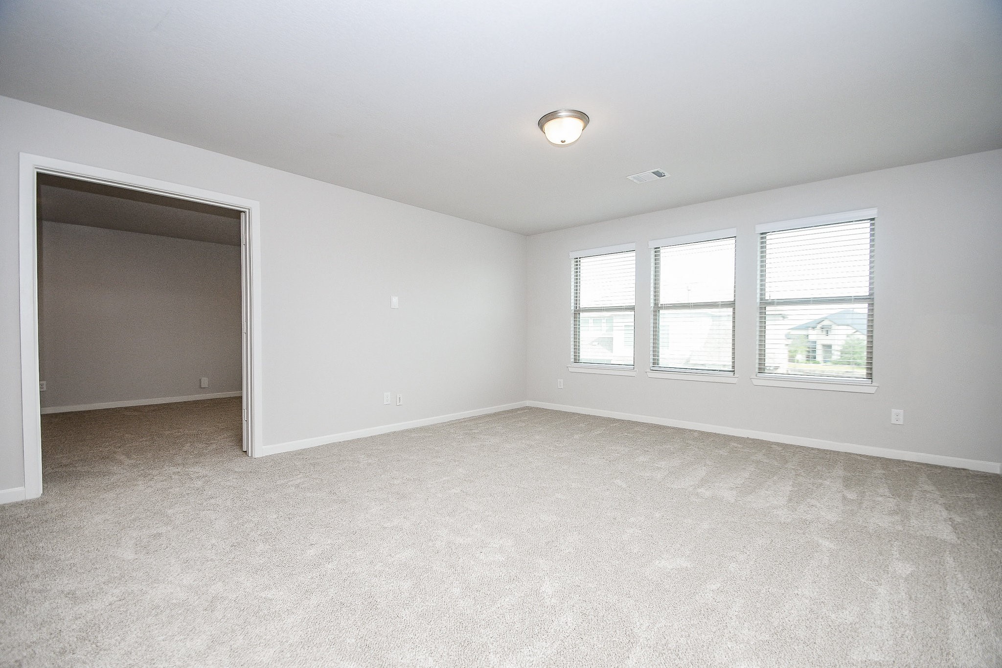 7702 Kenora Way Property Photo 24