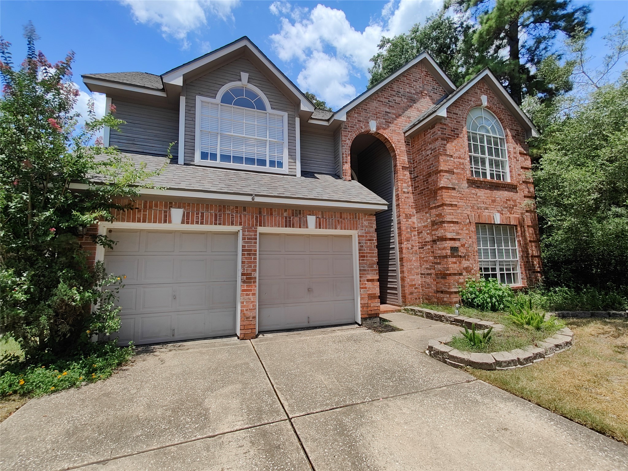 5019 Greenriver Valley Drive Property Photo 2