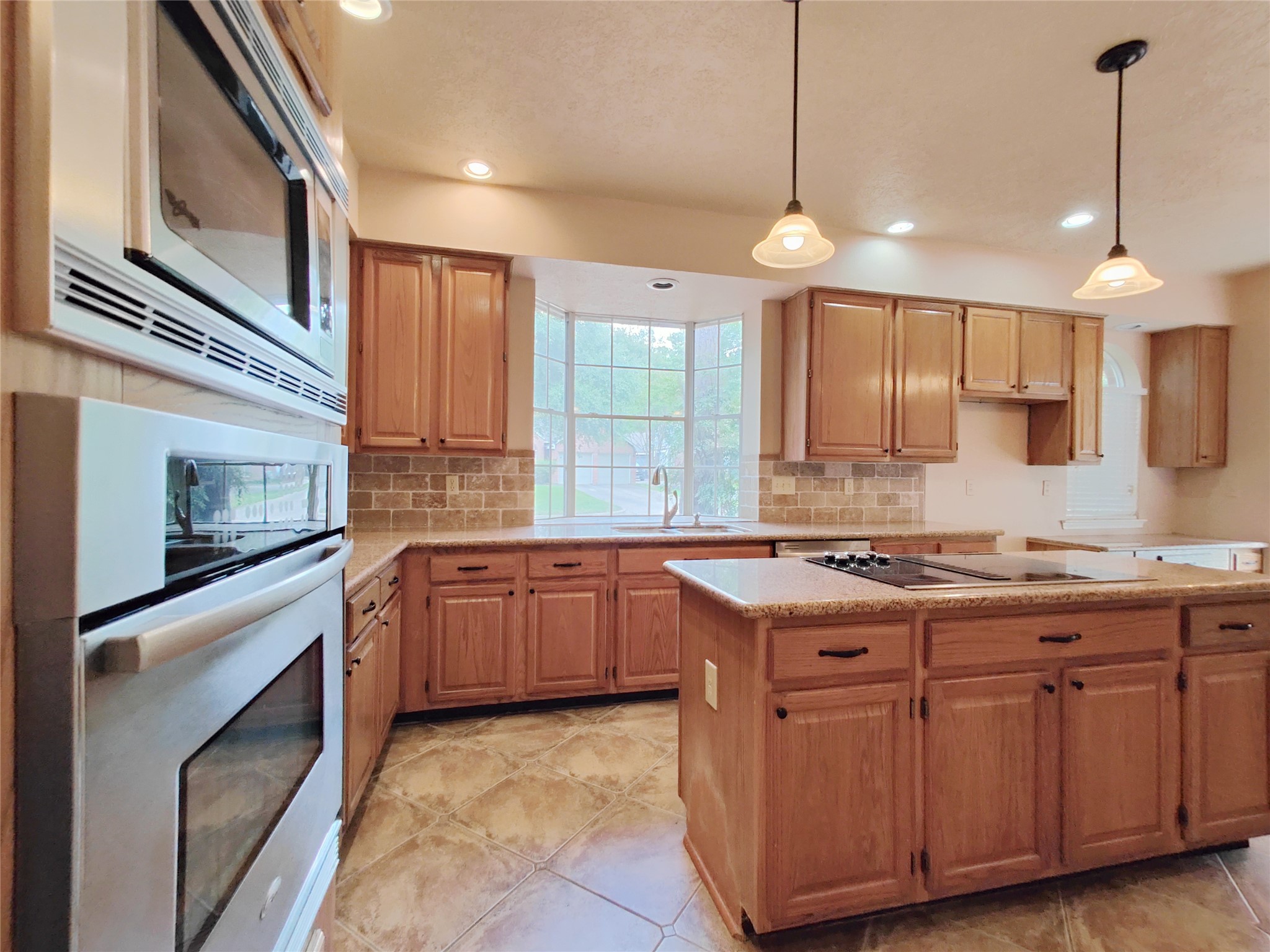 5019 Greenriver Valley Drive Property Photo 3