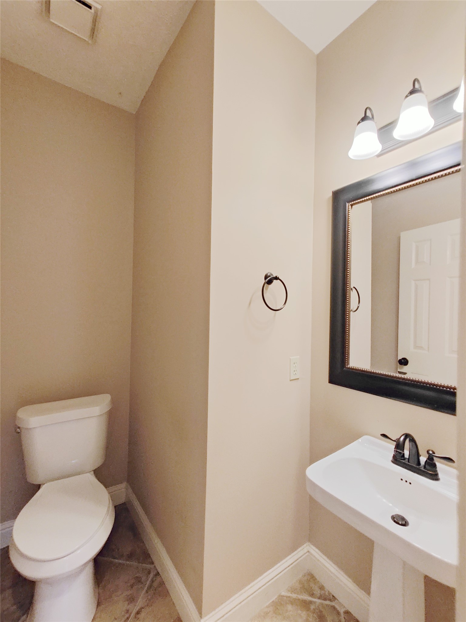 5019 Greenriver Valley Drive Property Photo 8