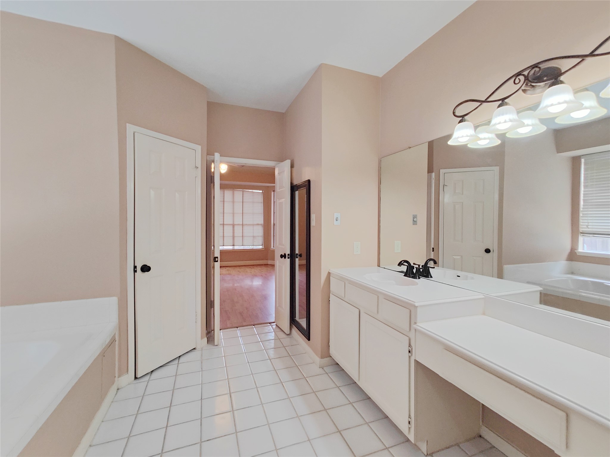 5019 Greenriver Valley Drive Property Photo 12