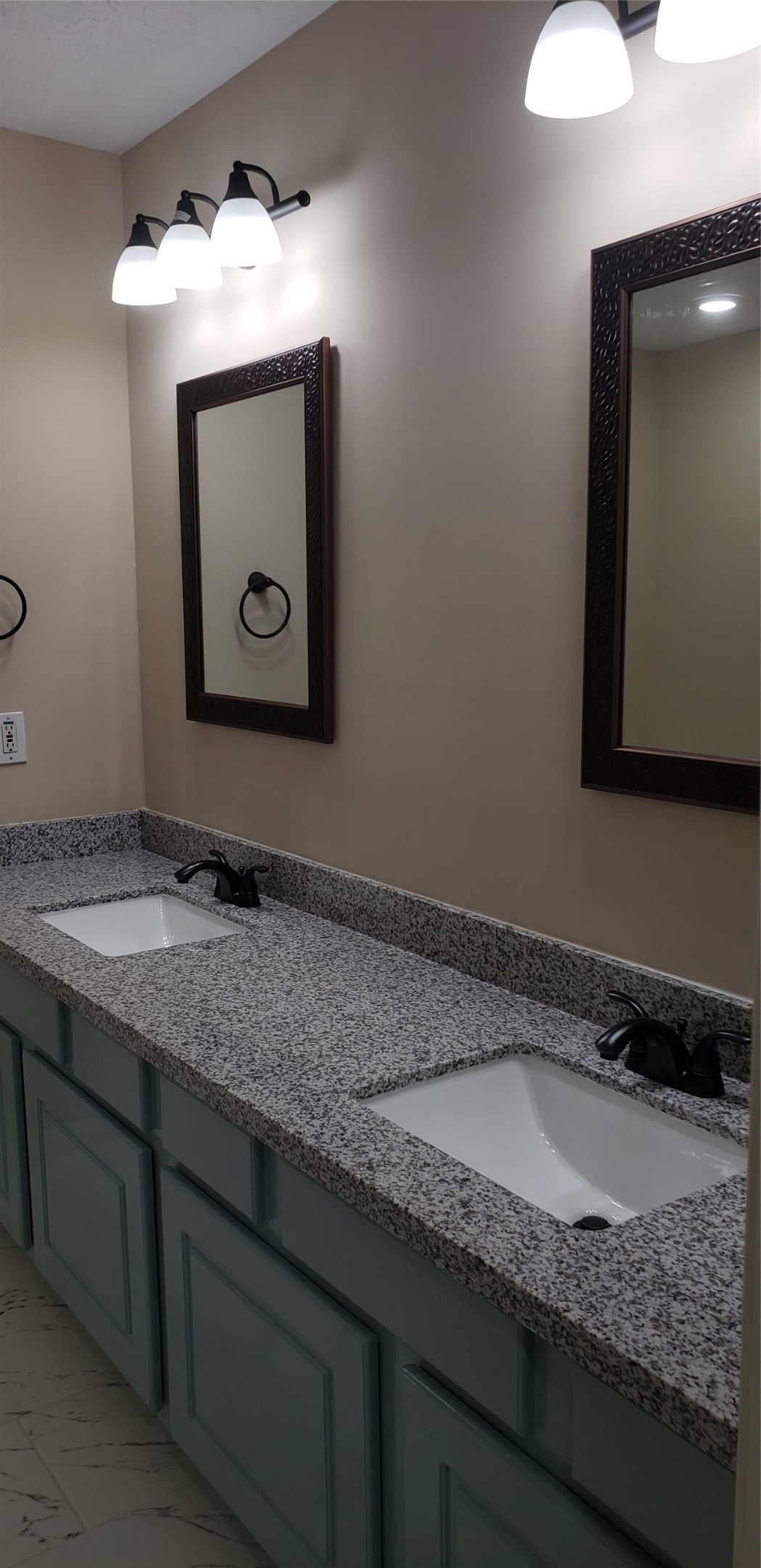 3839 Landon Park Drive Property Photo 16