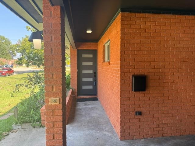1903 Evergreen Lane Property Photo 3