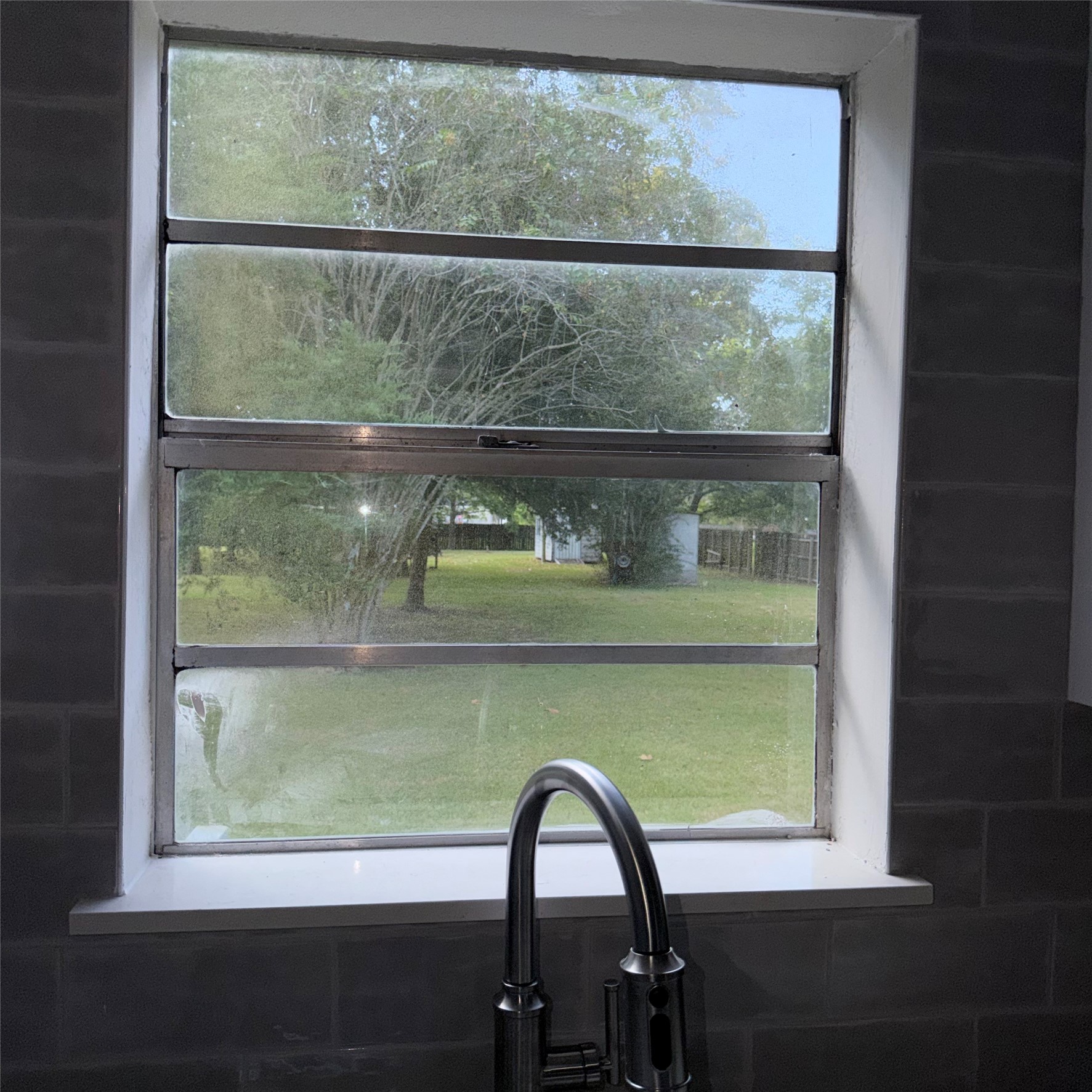 1216 Gifford Lane Property Photo 4