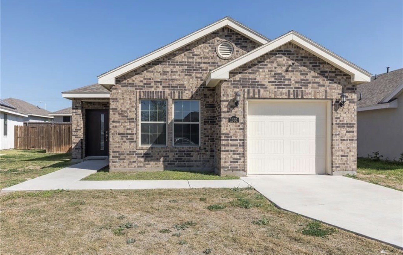 1331 E Candor Drive Property Photo 2