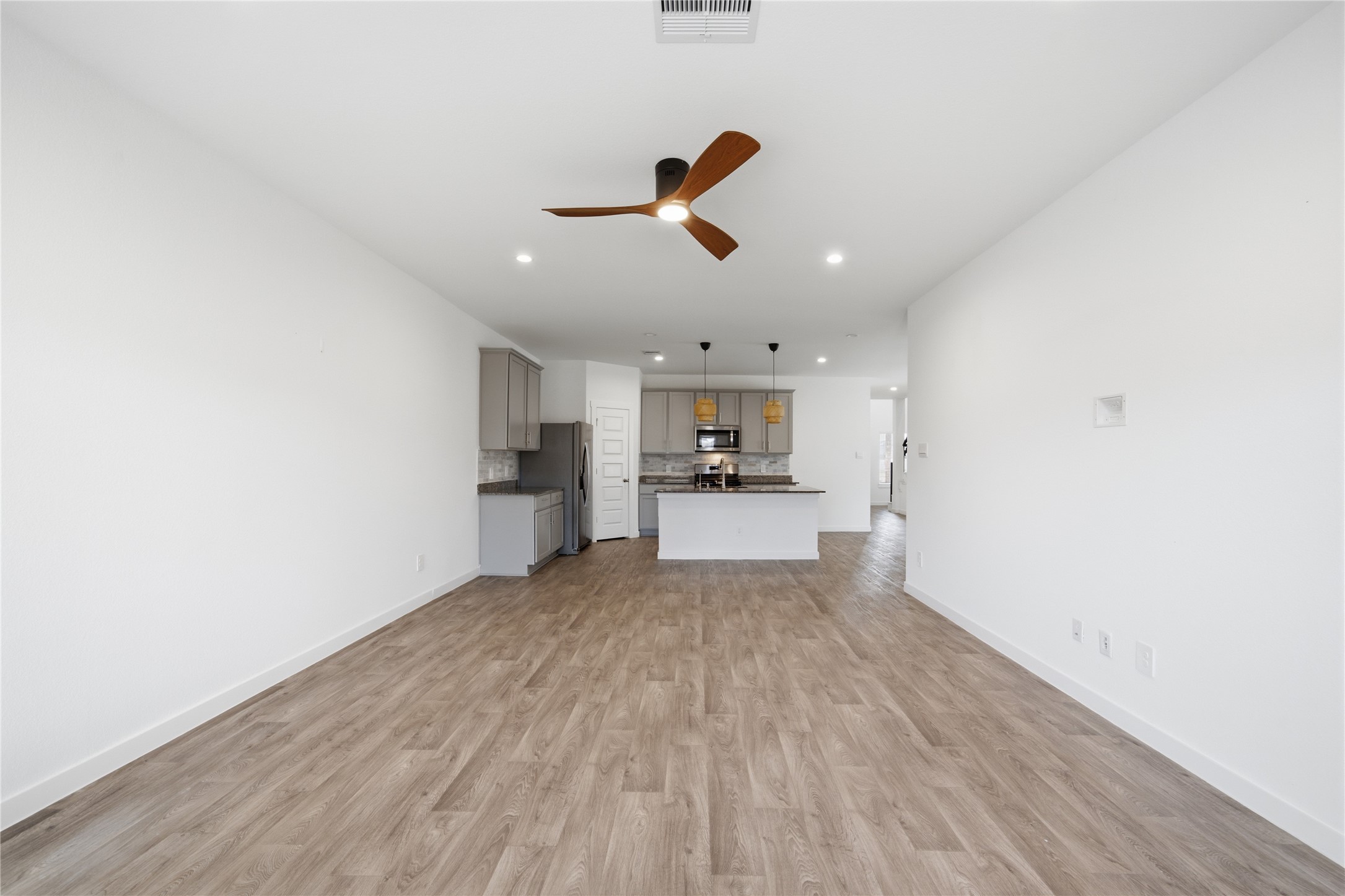 31638 Featherstone Trail Property Photo 5