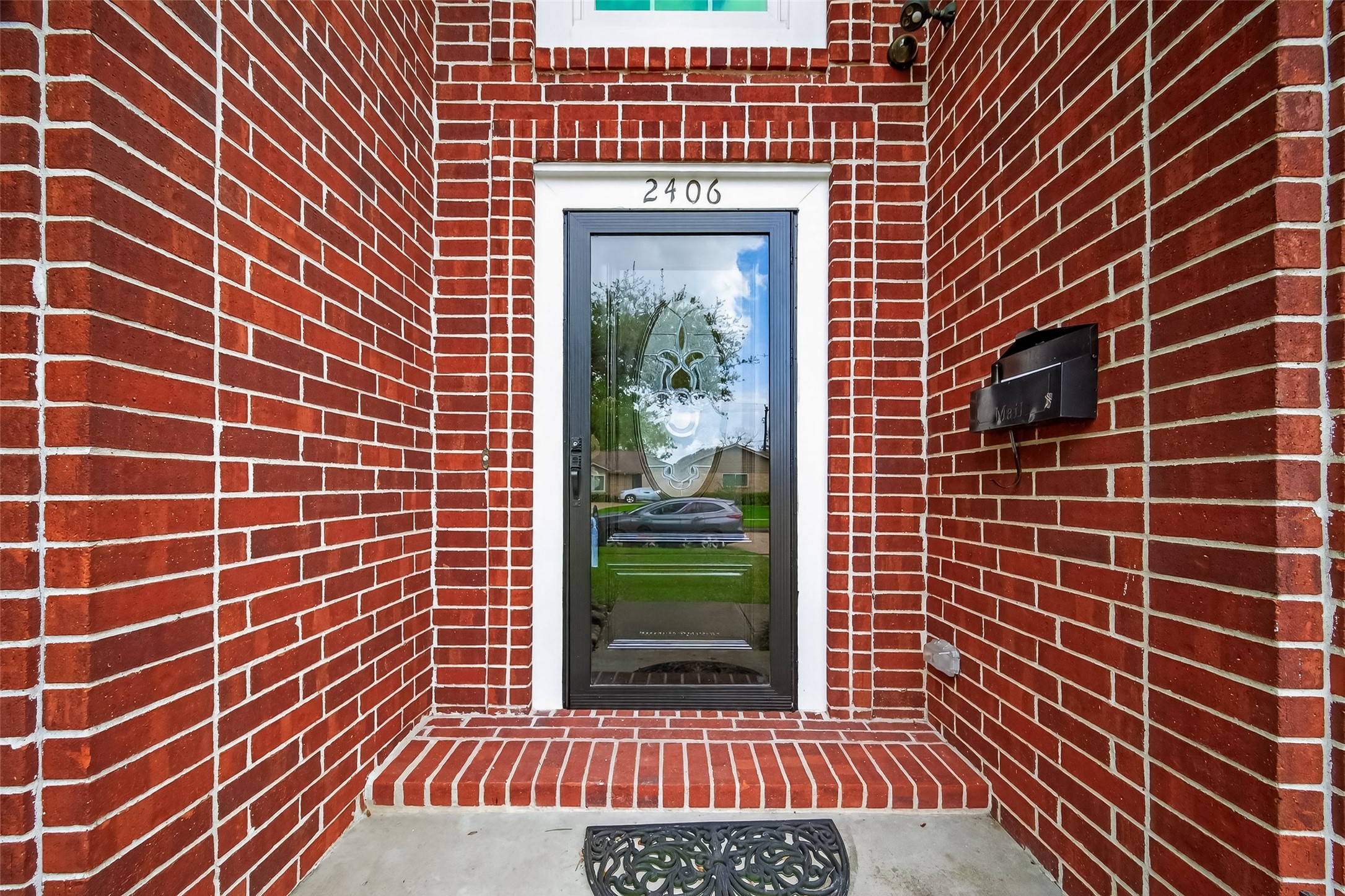 2406 Droxford Drive Property Photo 5
