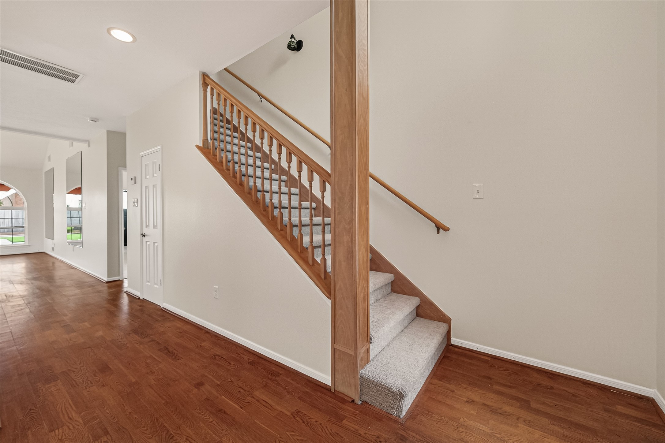 2406 Droxford Drive Property Photo 6
