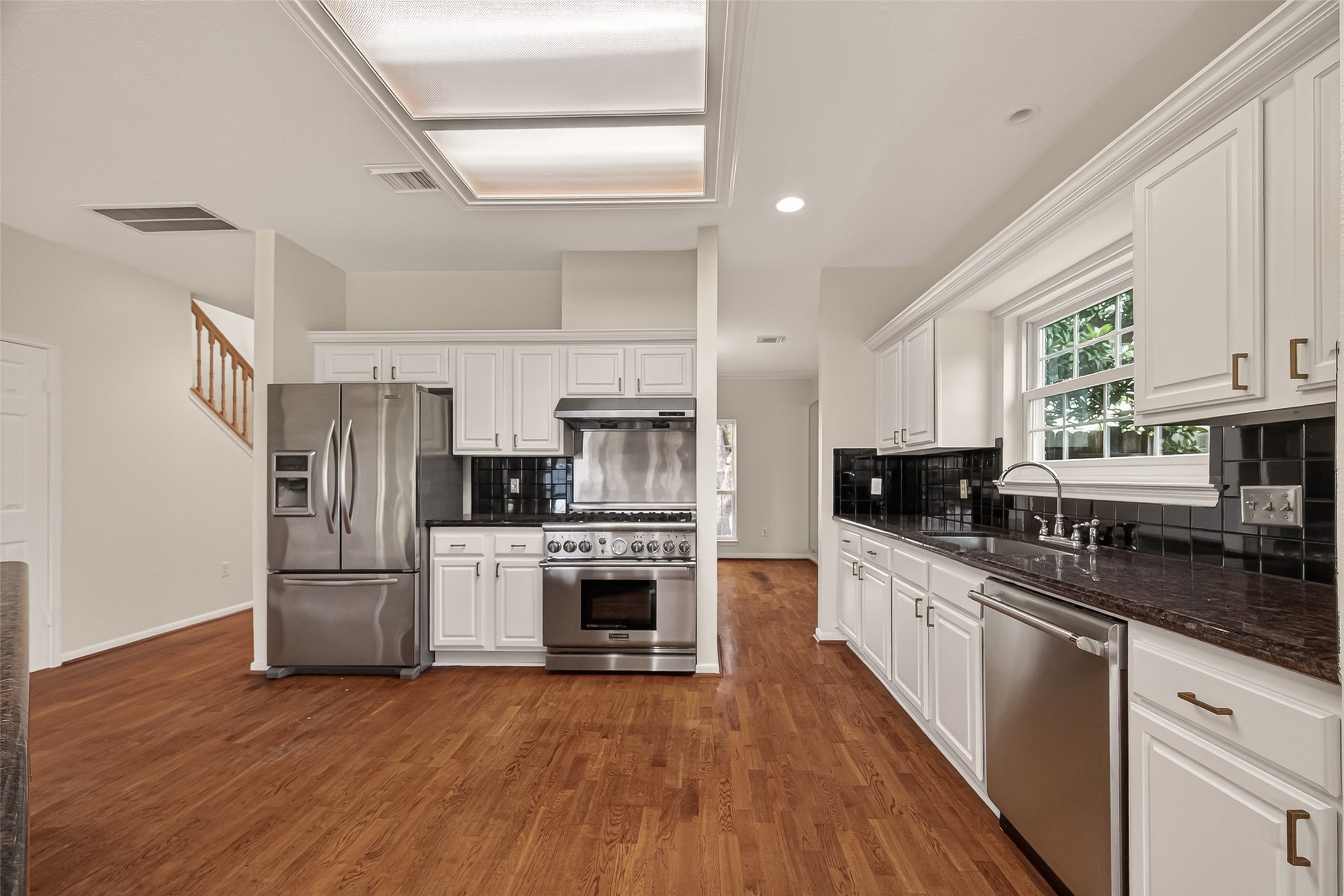 2406 Droxford Drive Property Photo 15