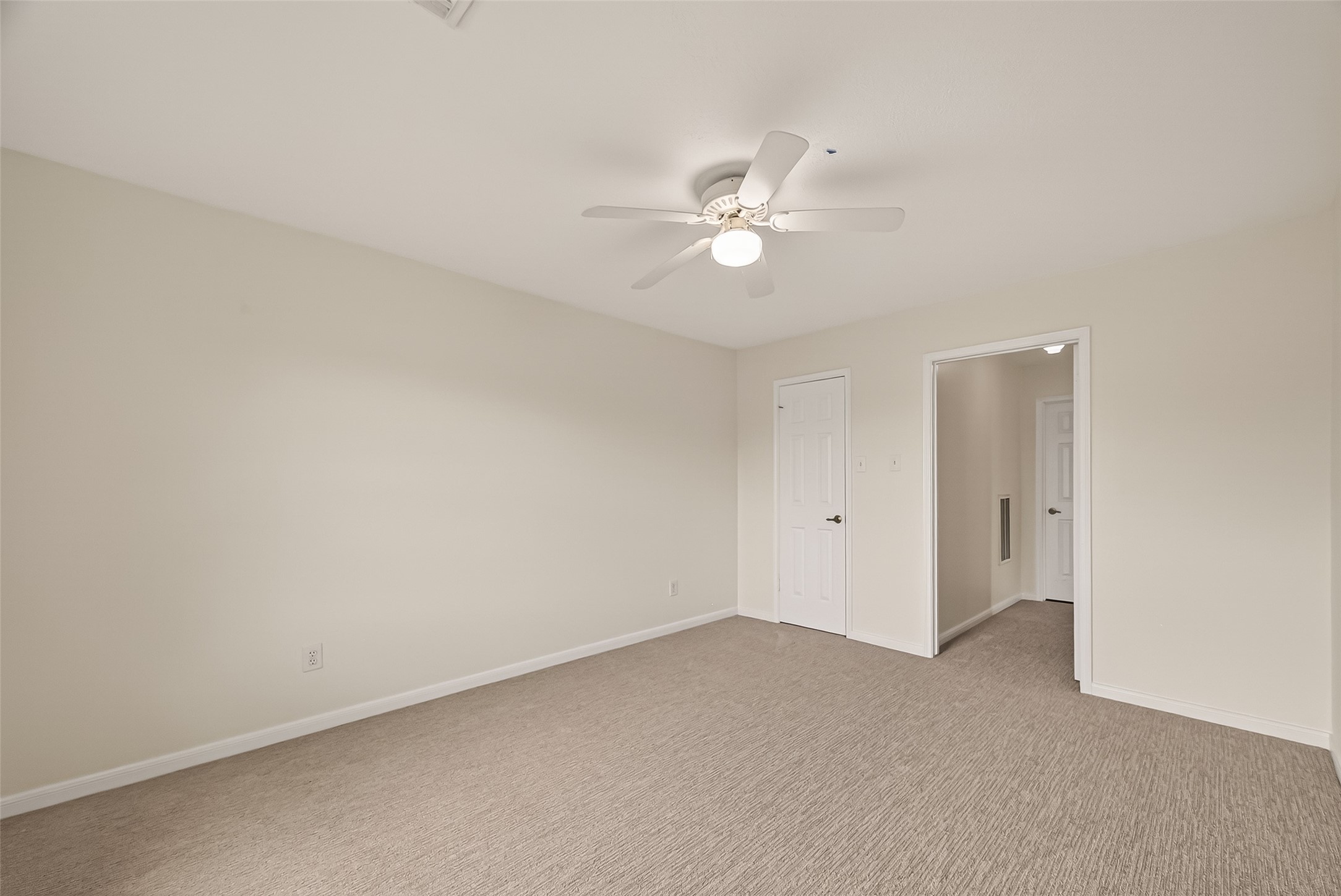 2406 Droxford Drive Property Photo 22