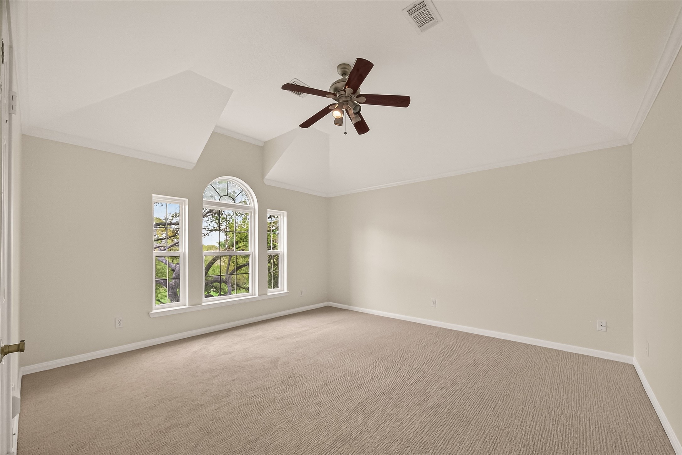 2406 Droxford Drive Property Photo 23