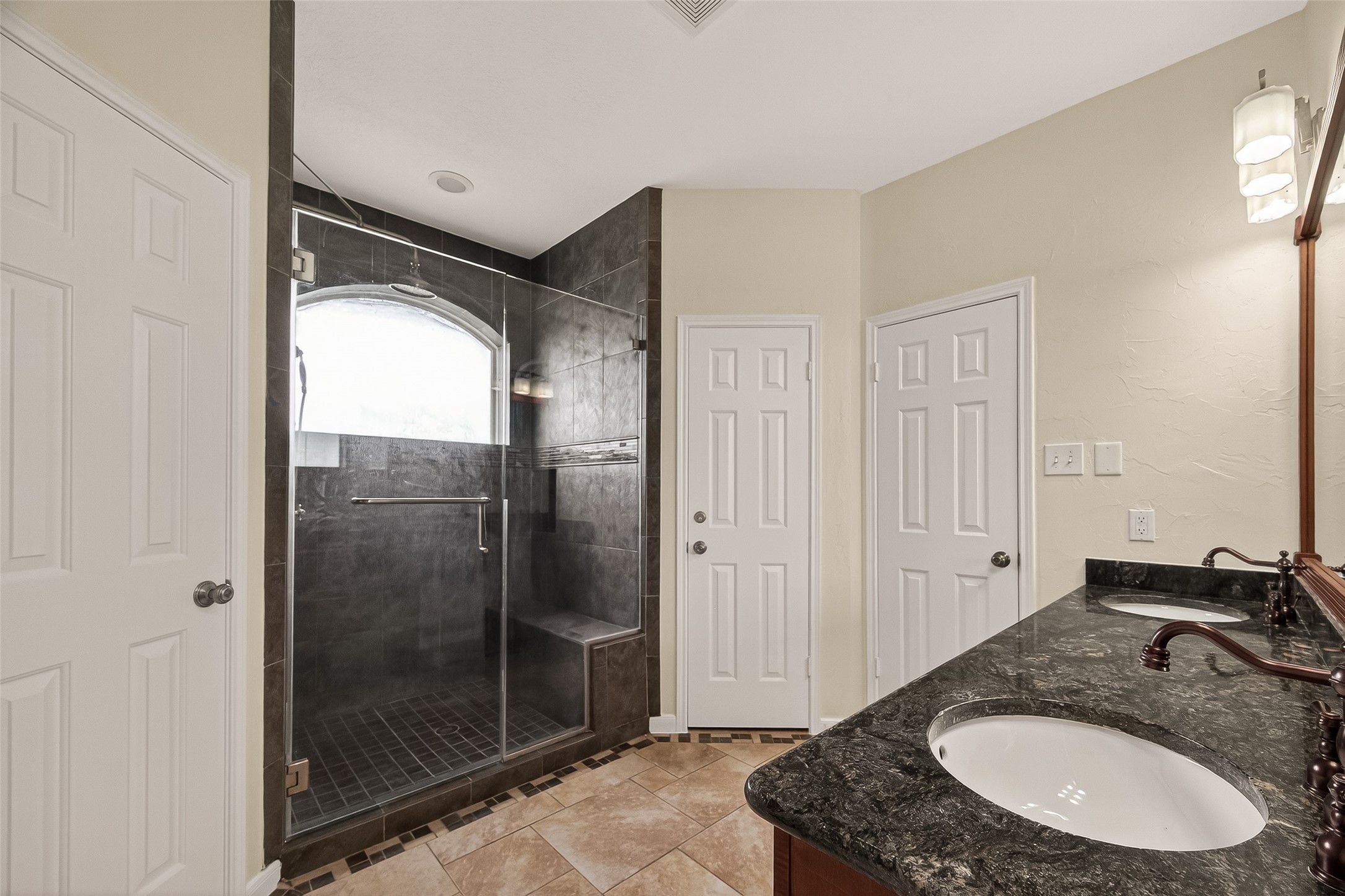 2406 Droxford Drive Property Photo 31