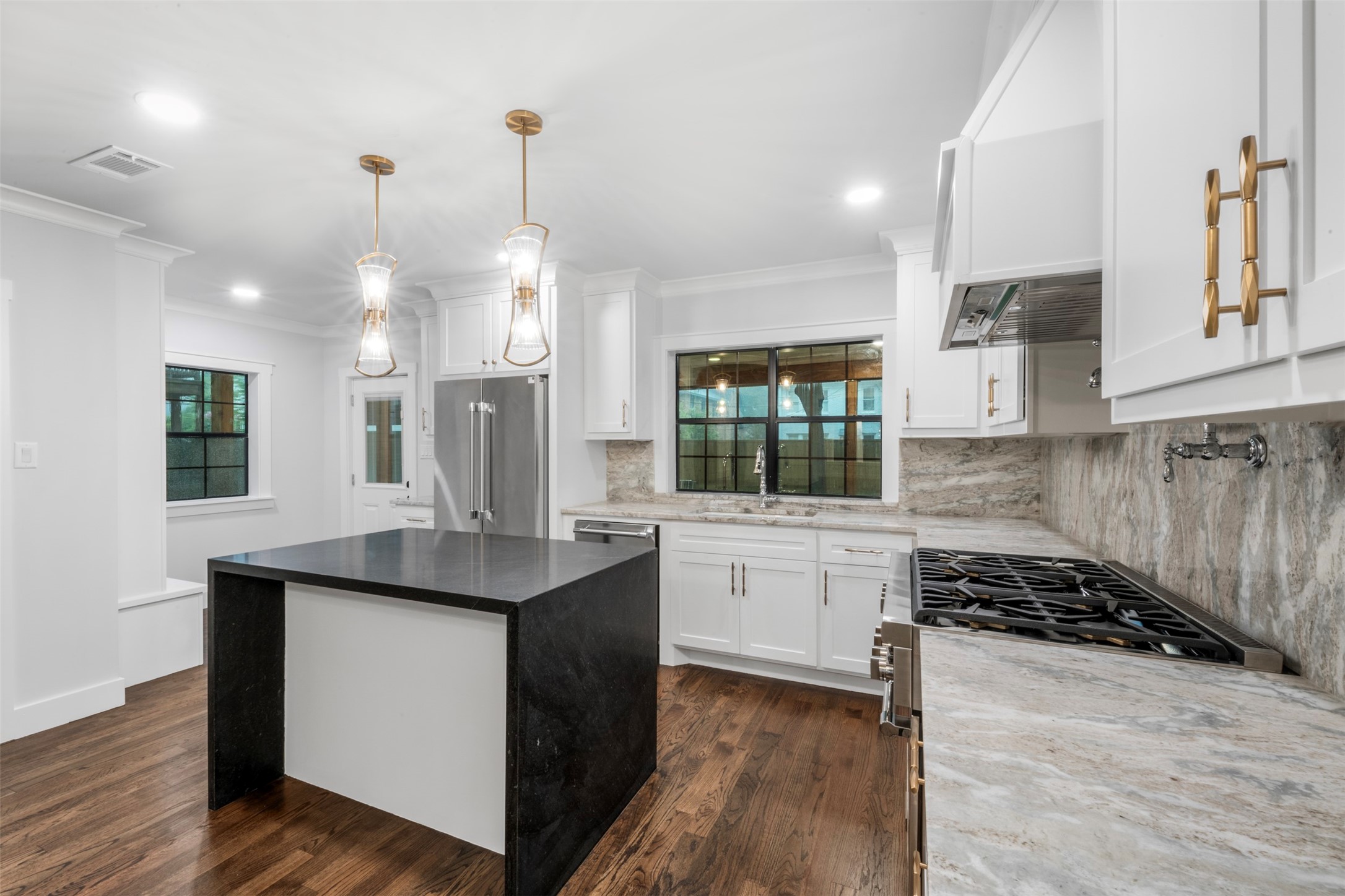 1723 Albans Road Property Photo 10