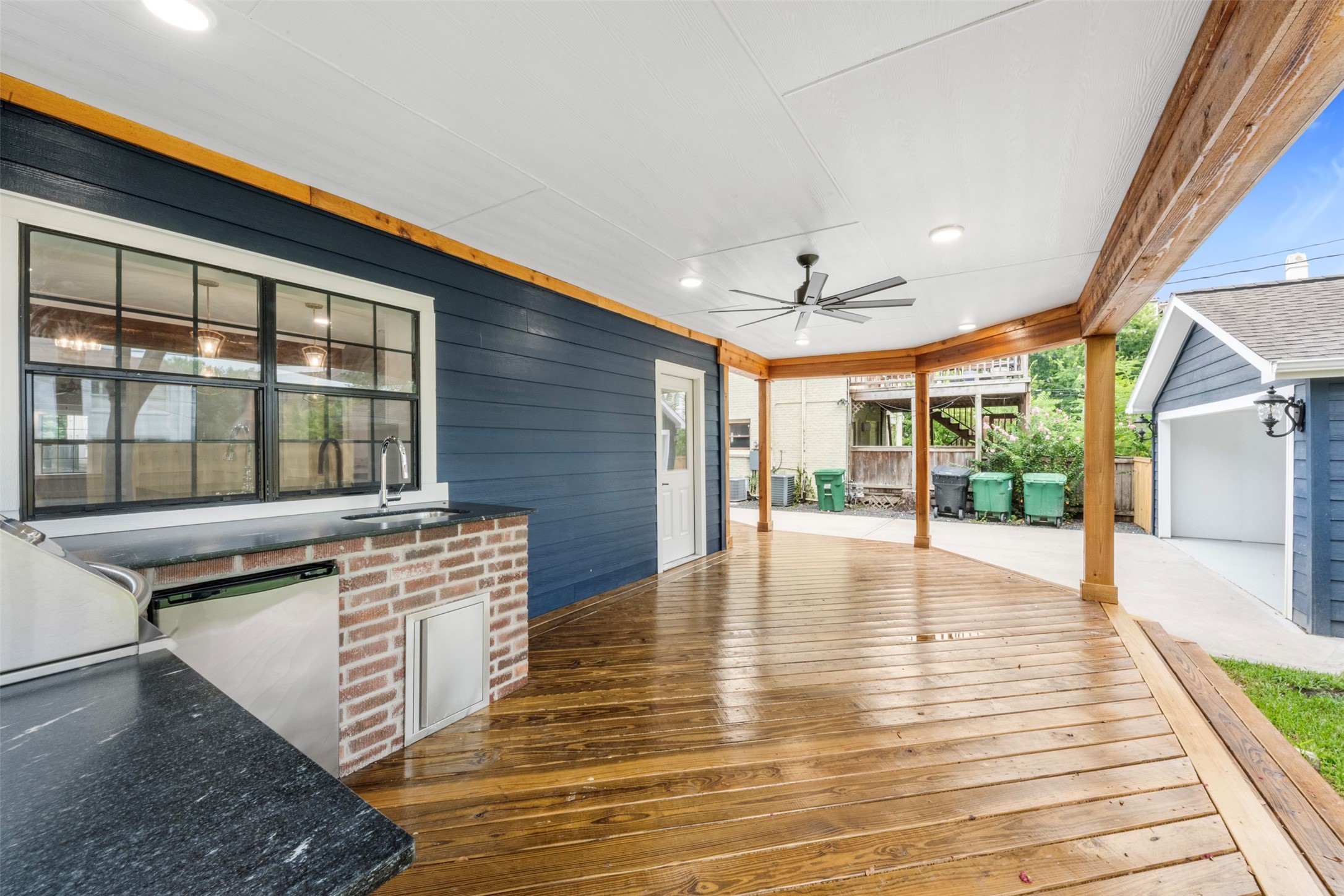 1723 Albans Road Property Photo 44