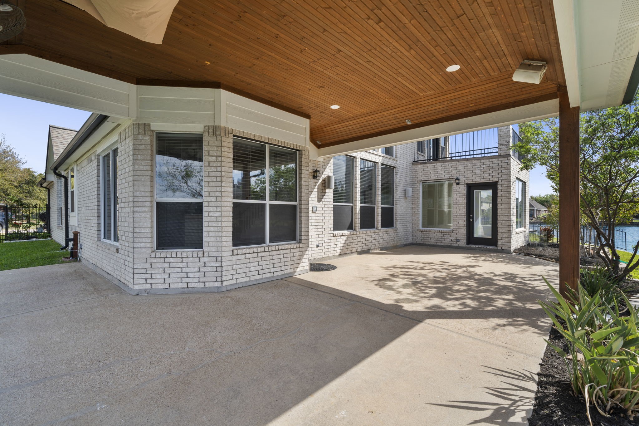 10103 Lazy Lagoon Property Photo 8