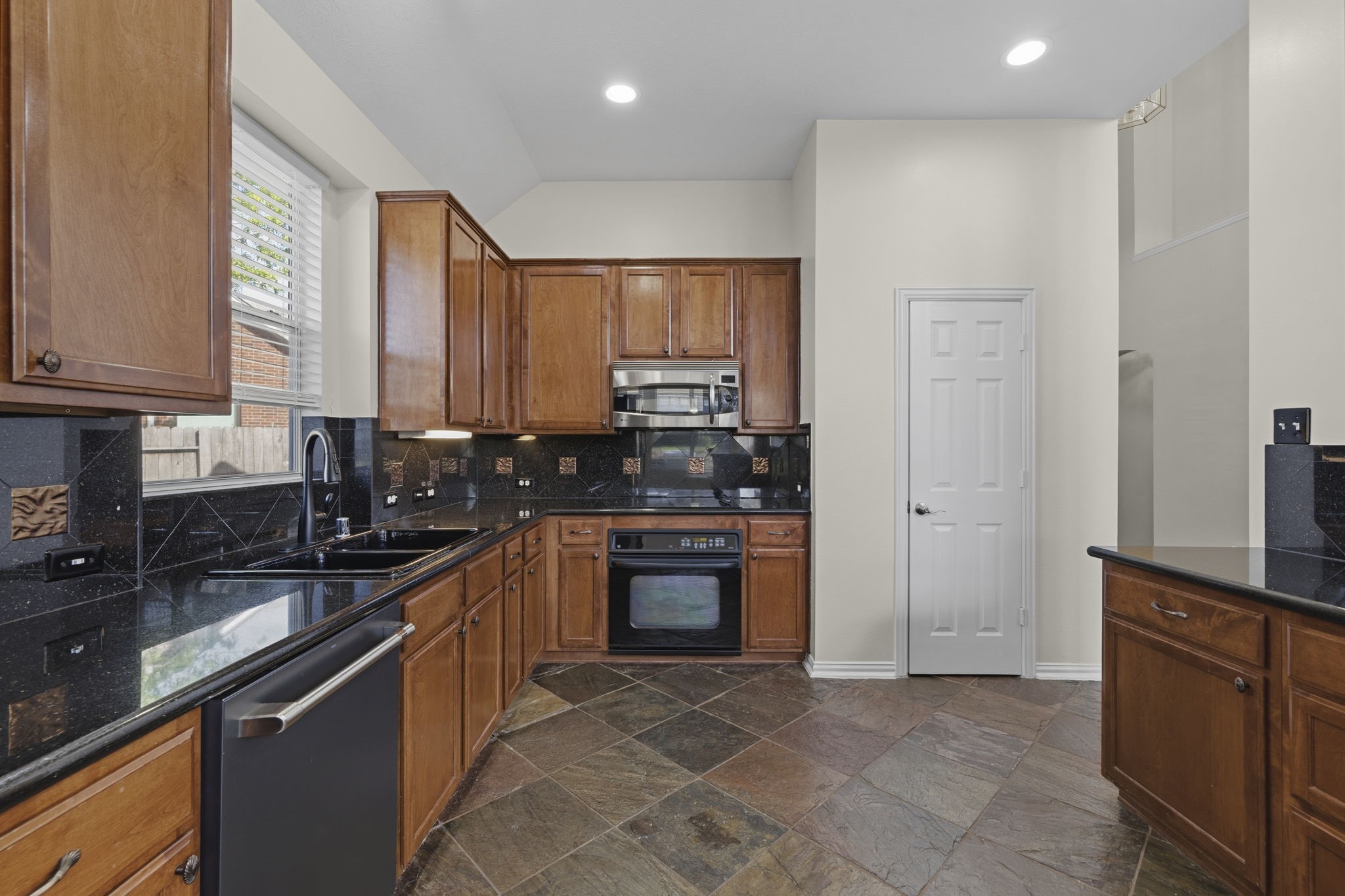 10103 Lazy Lagoon Property Photo 18