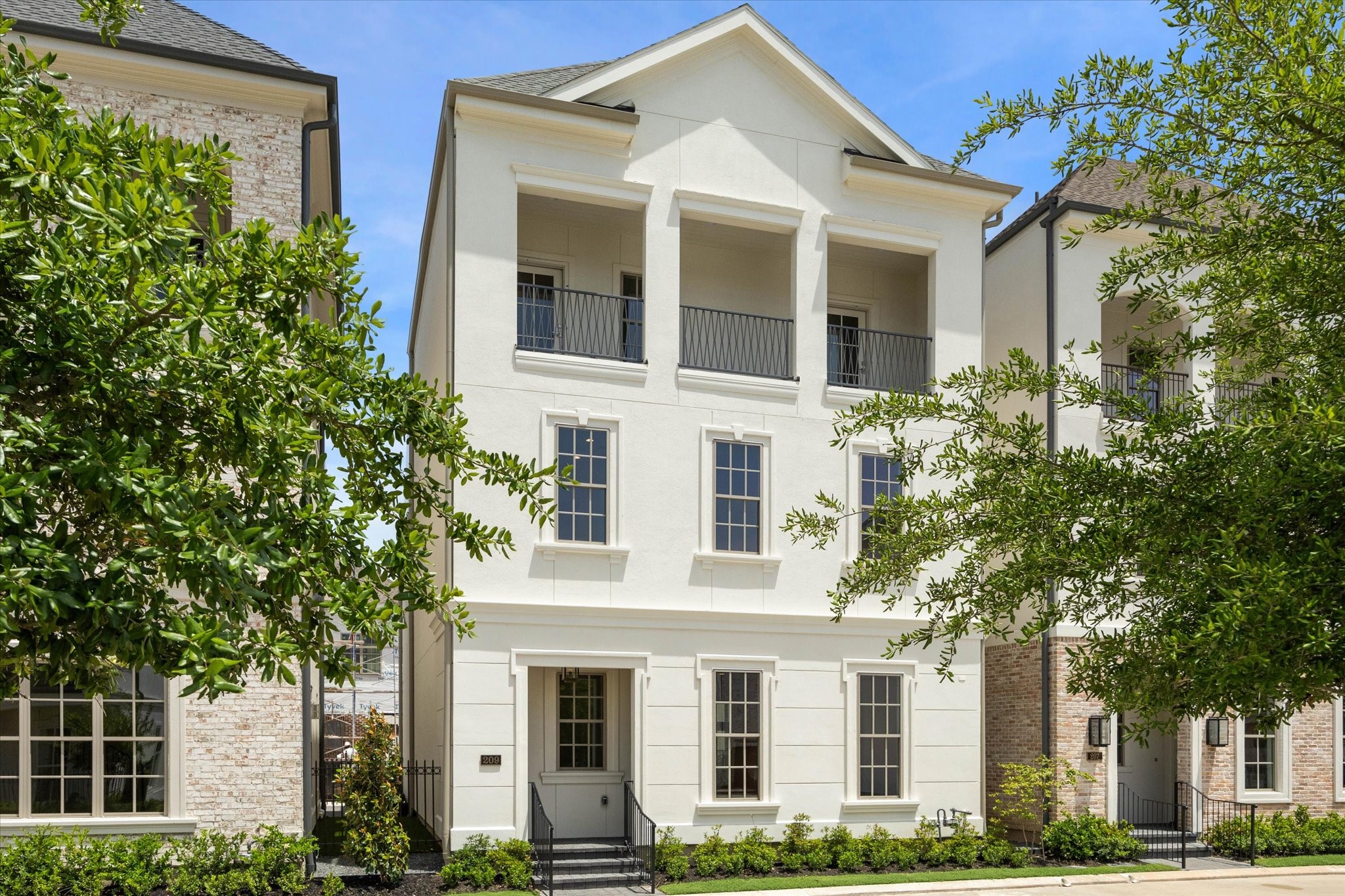 209 Sutton Row Place Property Photo 1