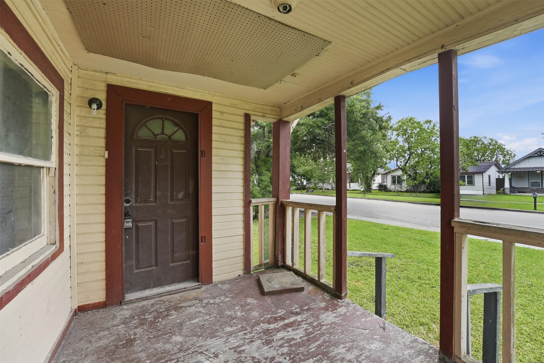 811 W Broad Street Property Photo 5