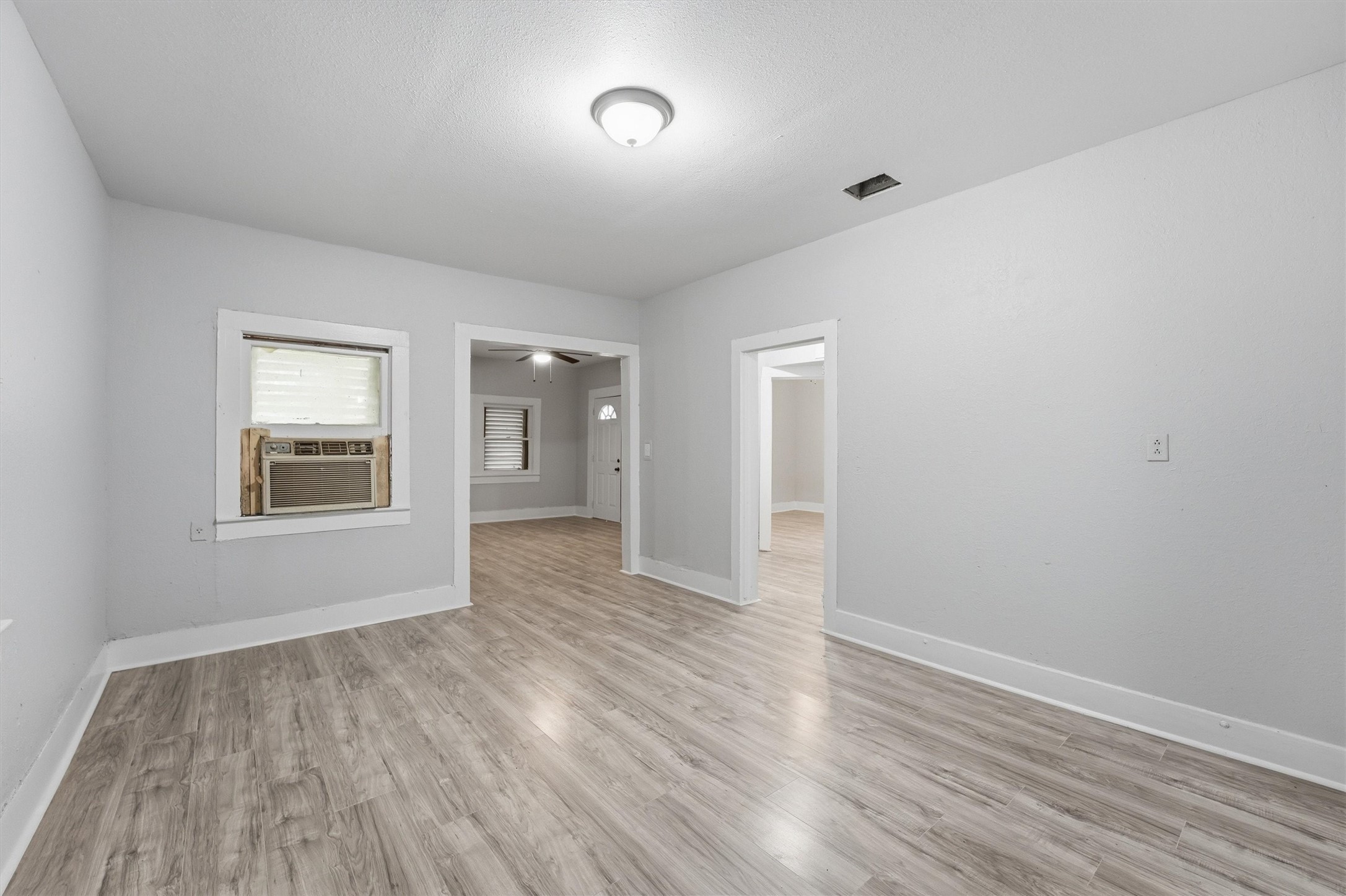 811 W Broad Street Property Photo 11