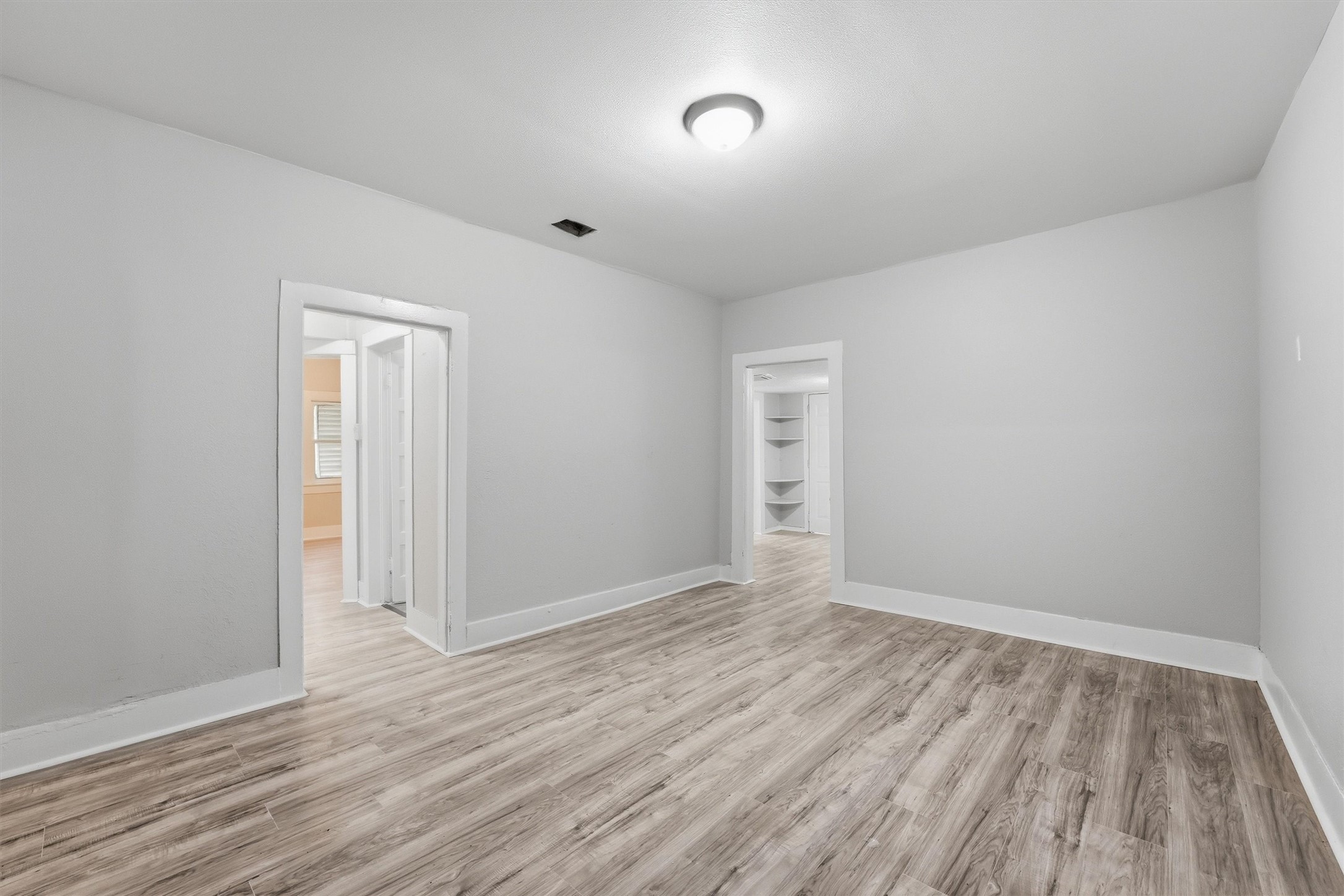 811 W Broad Street Property Photo 12