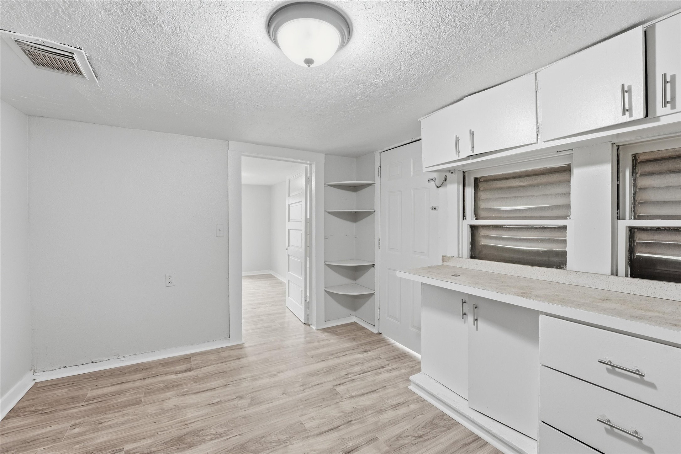 811 W Broad Street Property Photo 22